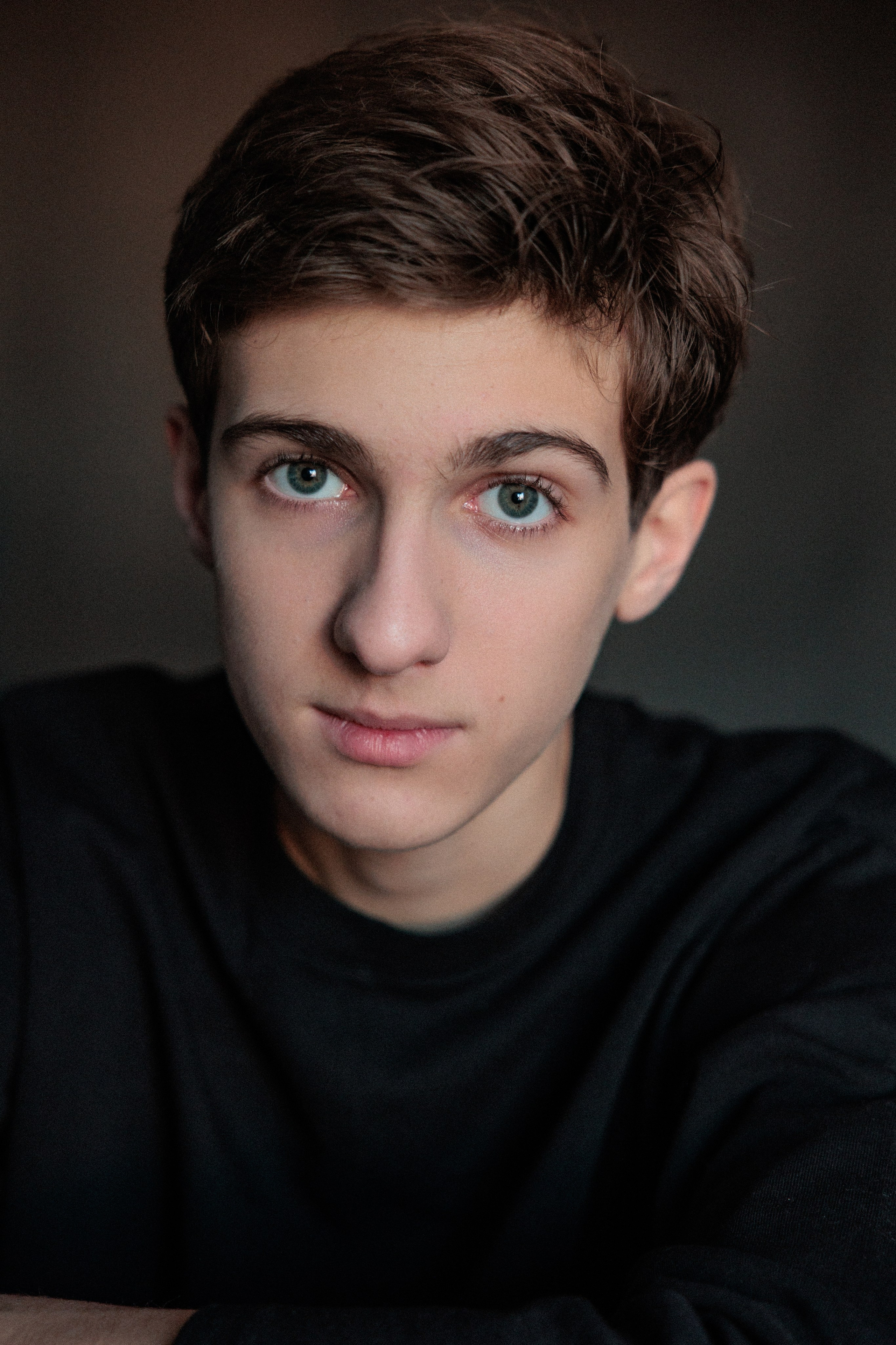 АРТЁМ. Я фотограф из Москвы к Вашим услугам