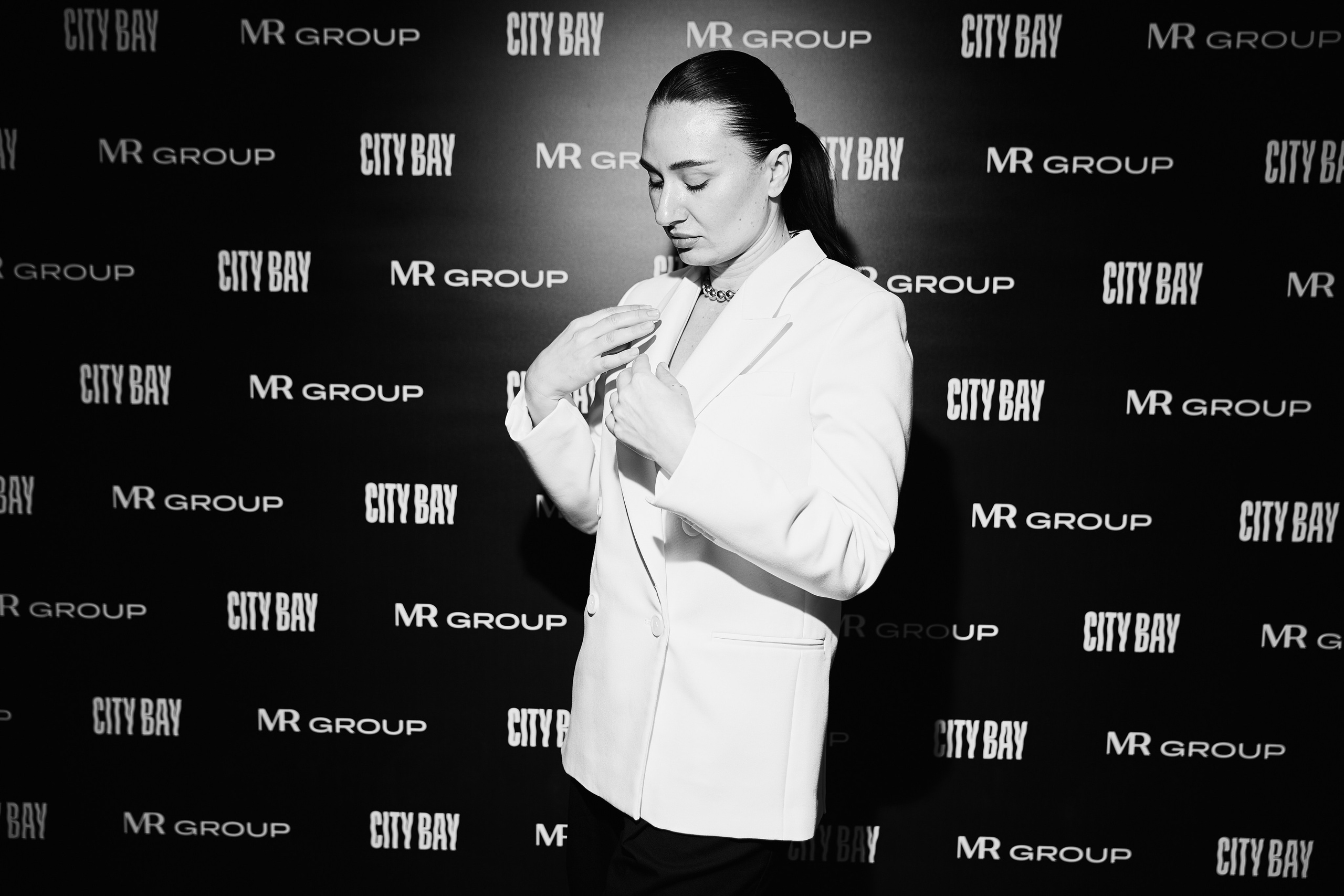 Презентация MR Group в ibis 23.04. Свадебный репортажный фотограф краснодар максим дремов дрёмов фотосессия студия цена