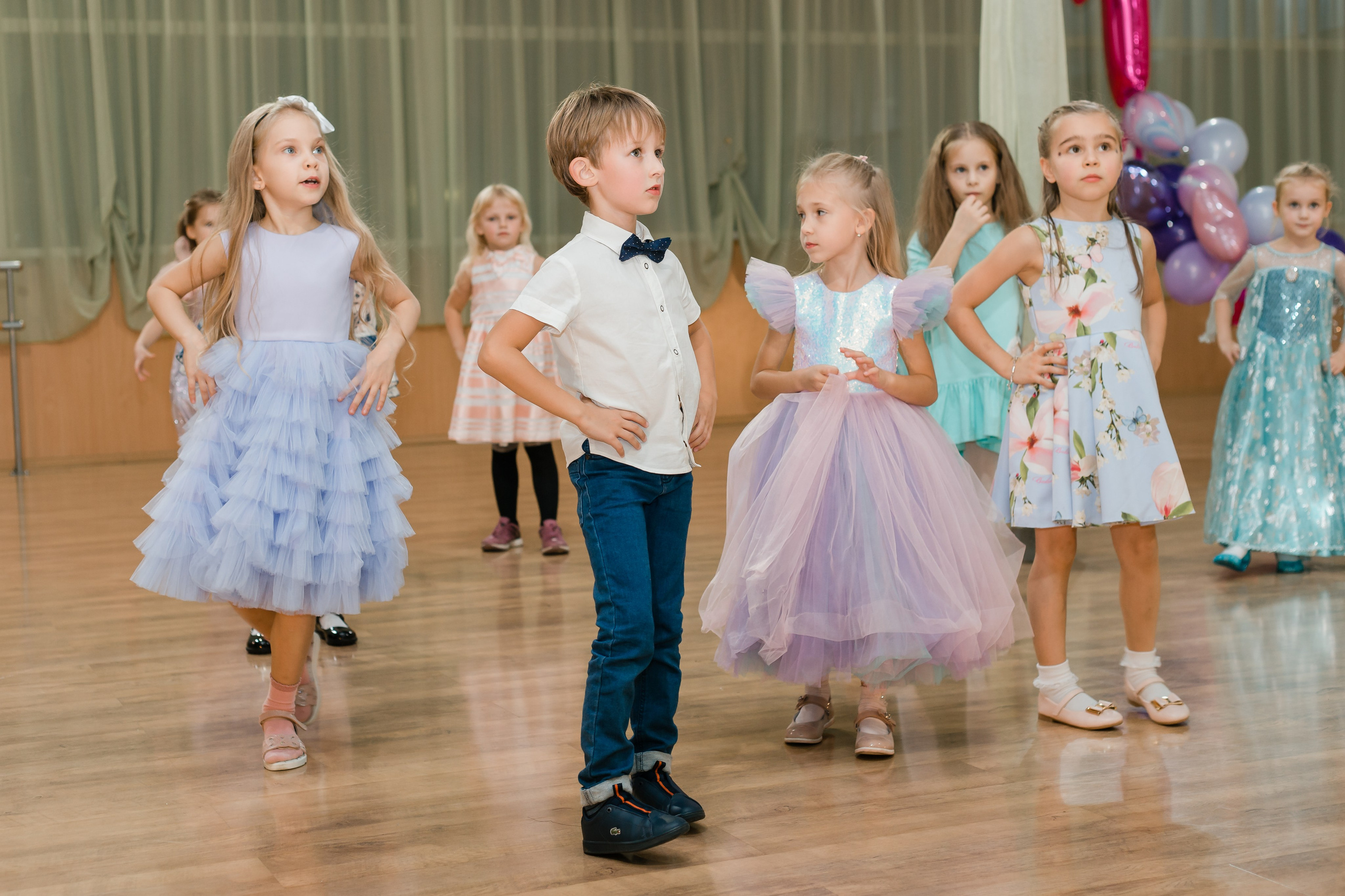 Фотосъемка детского дня рожденья. Видеосъемка и фотосъемка свадеб. Фотограф и оператор на свадьбу. Видеосъемка подкастов, собственная видео-фотостудии. Предметная фотосъемка