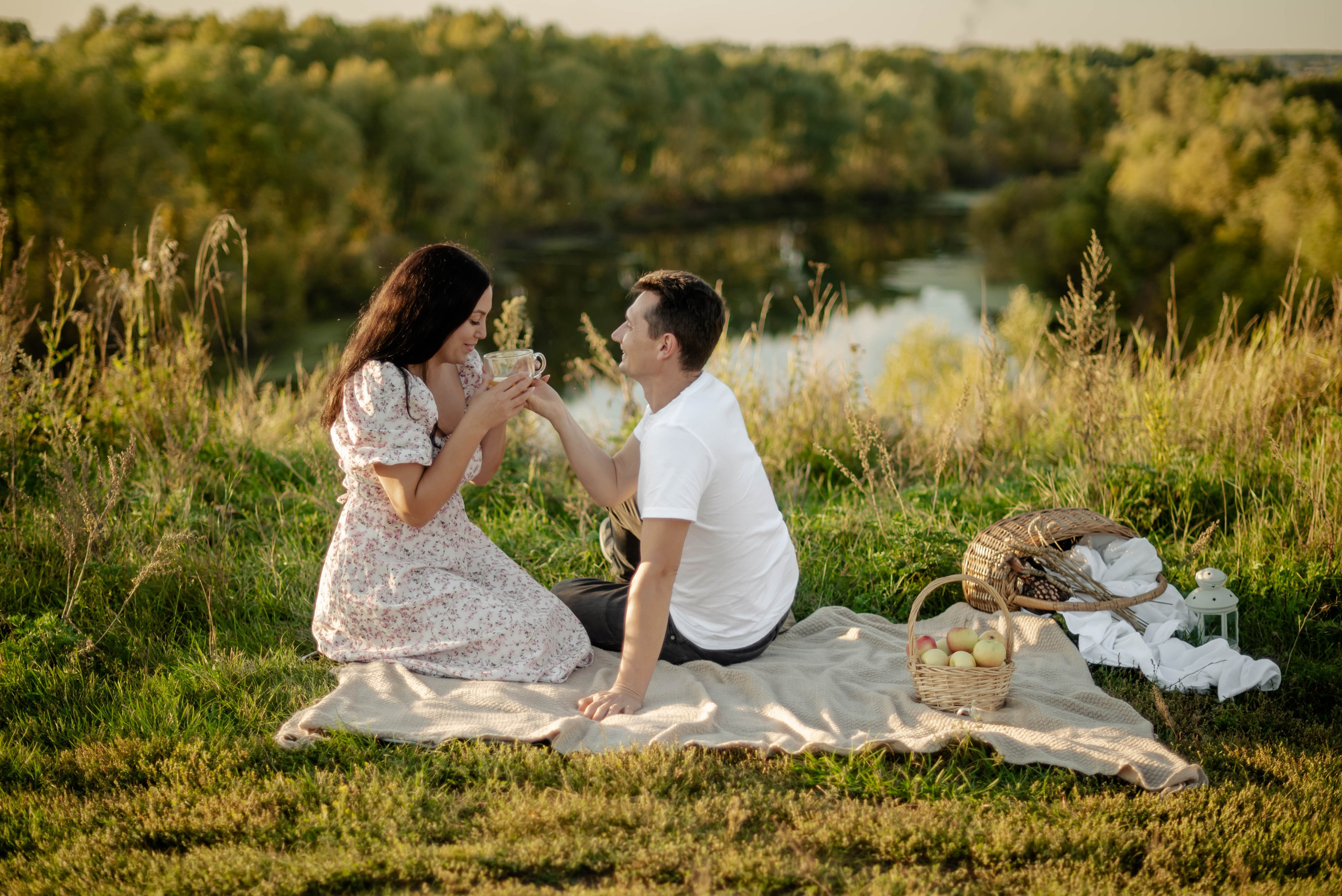 Закат в августе в шубке лисы. Свадебный и семейный фотограф в Новосибирске, Санкт-Петербурге, Москве
