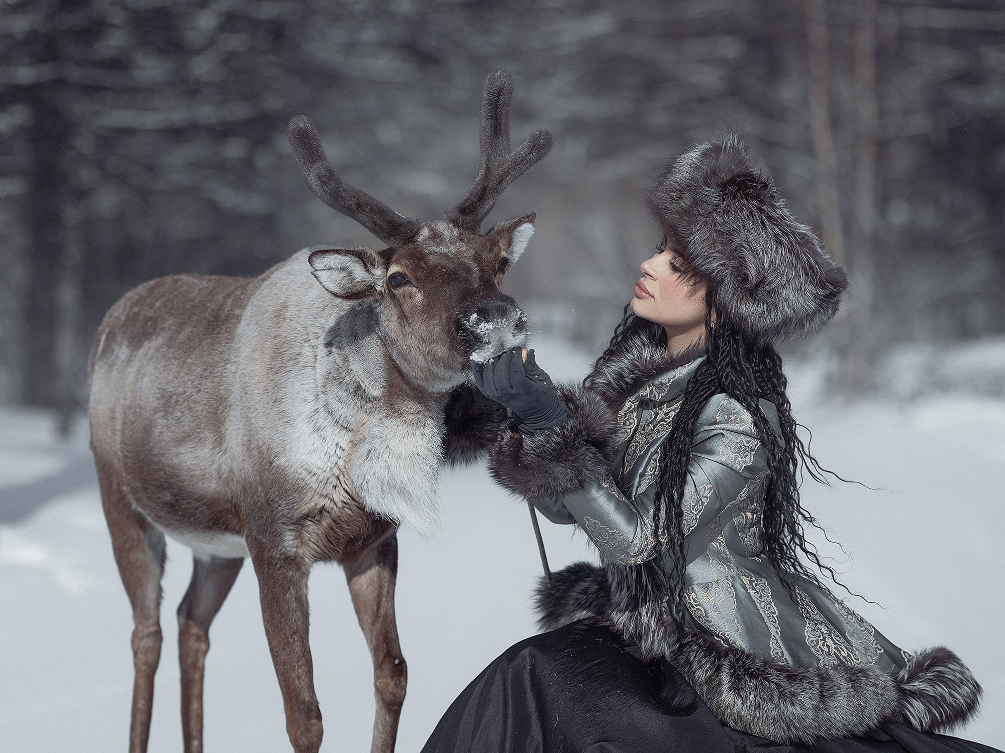 Платья из плотных тканей, тяжелые. Фотограф Алёна Яковлева