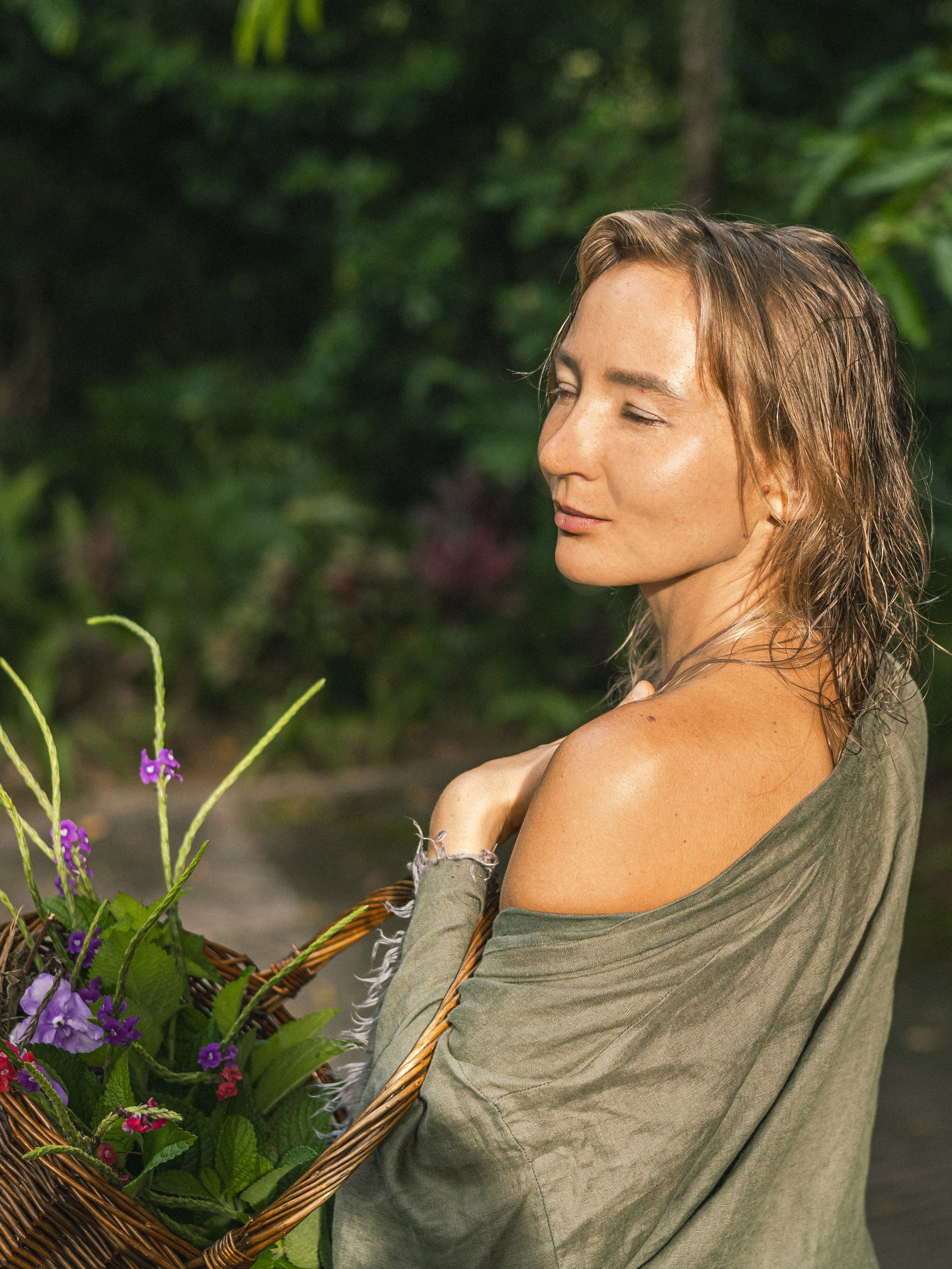 Nana sacral therapy master. Family, portrait, content photo in Costa Rica Evgeniya Besprozvannykh