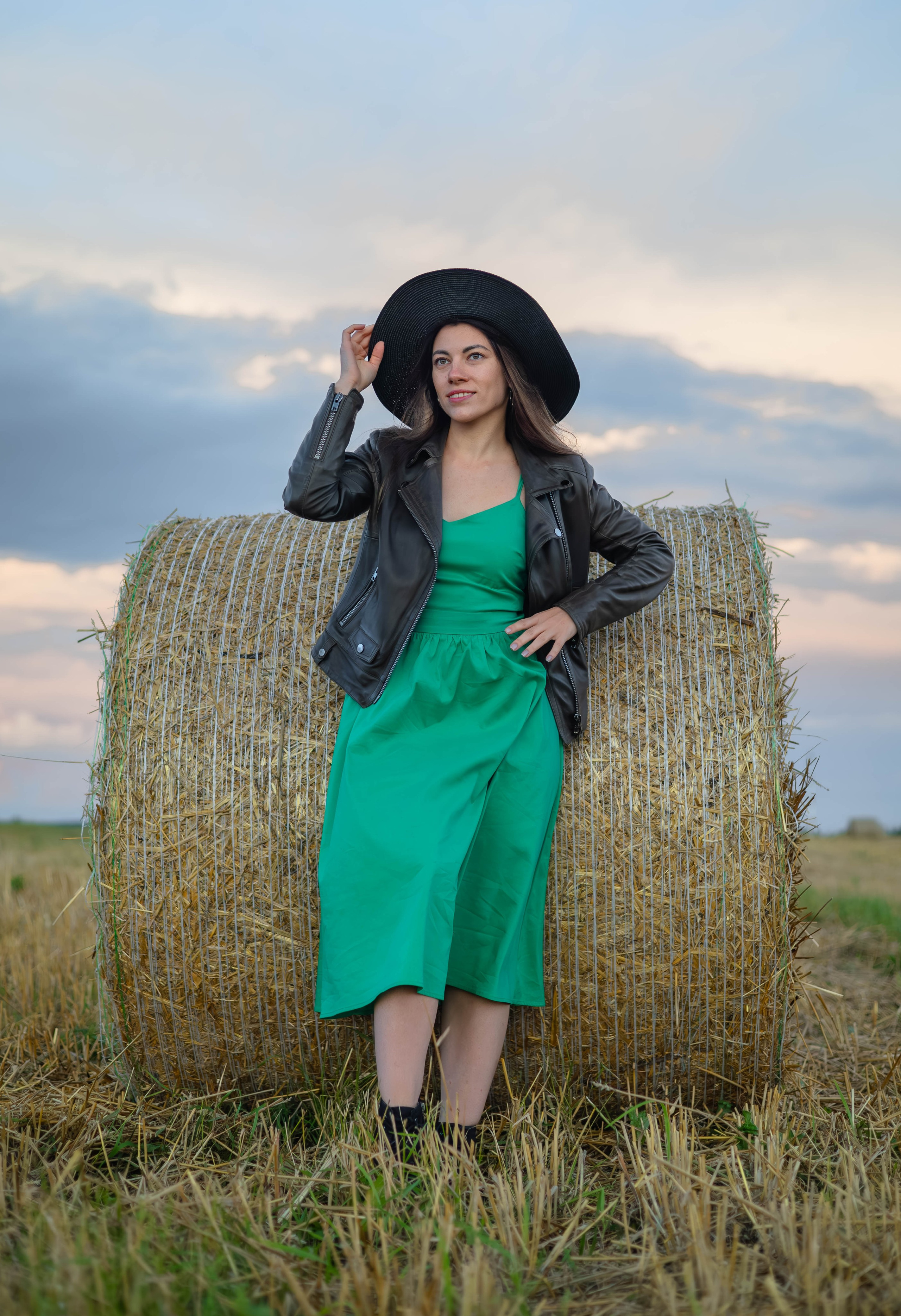 Анастасия. Закат в поле. Портретный фотограф Панферова Регина г. Санкт-Петербург, г. Казань