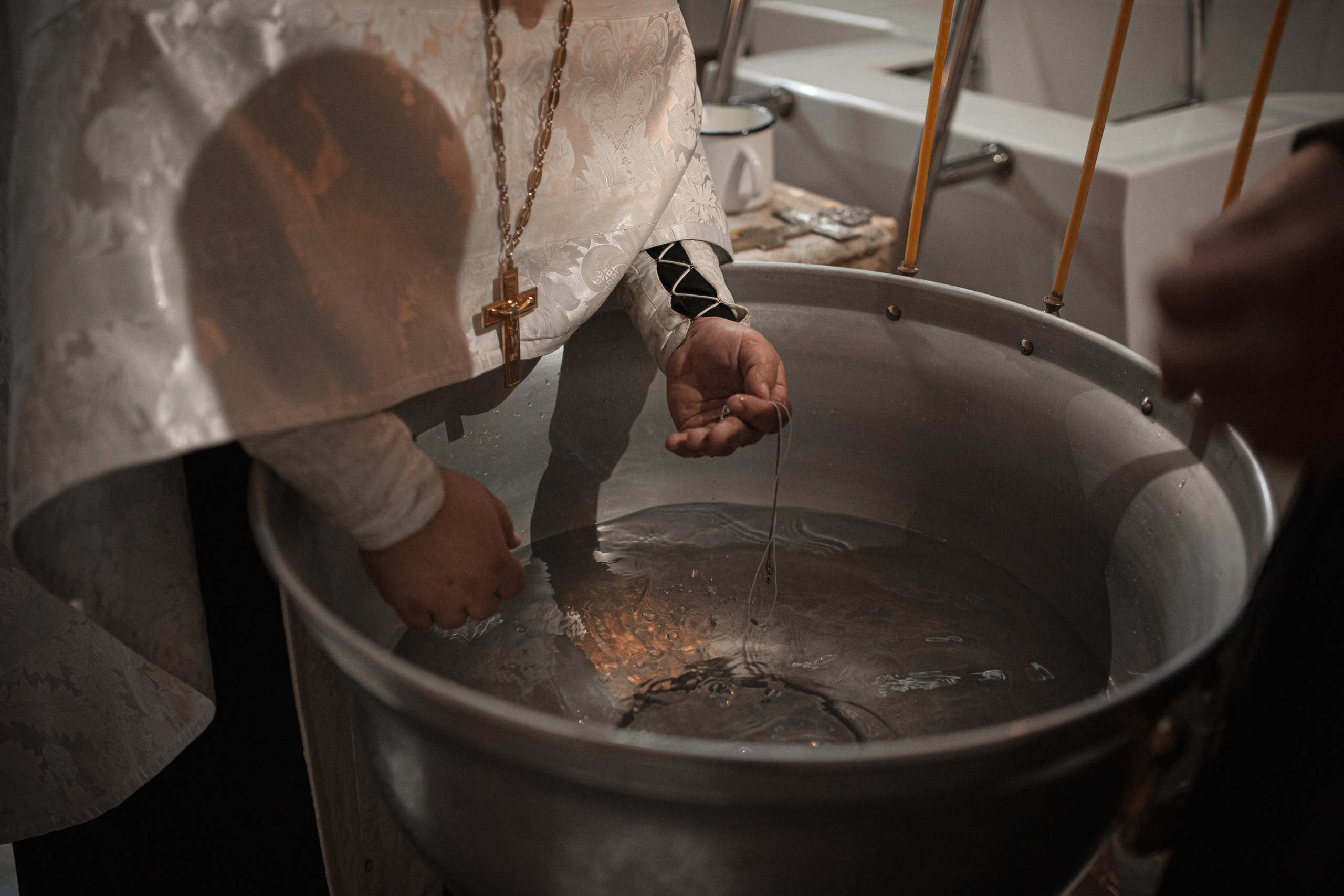 освящение детского крестика в Ташкенте