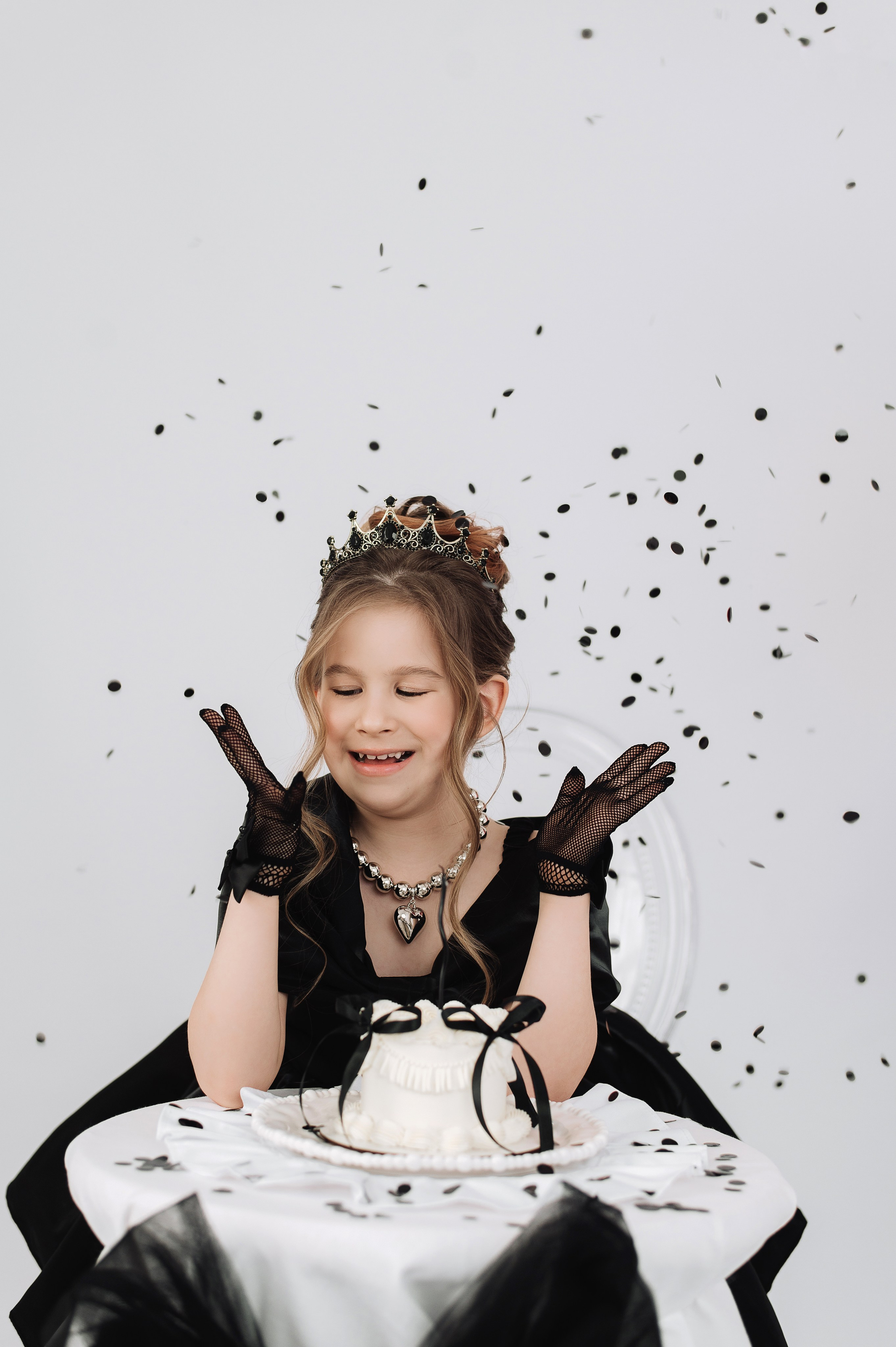 Мира QUEEN BIRTHDAY. Детский и семейный фотограф в Белгороде Наталья Печкурова
