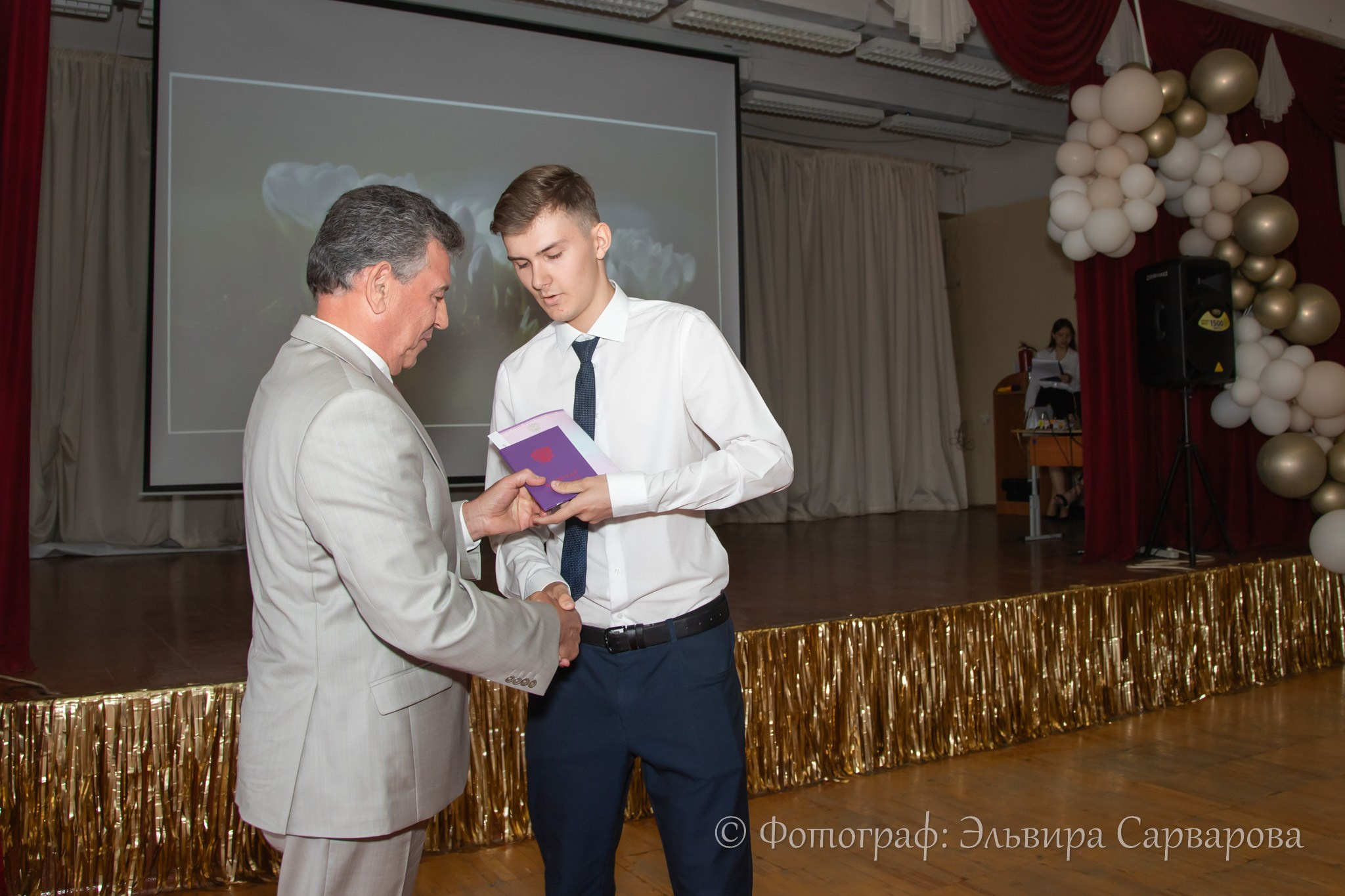 Вручение аттестатов 9 класс. Репортажный Фотограф