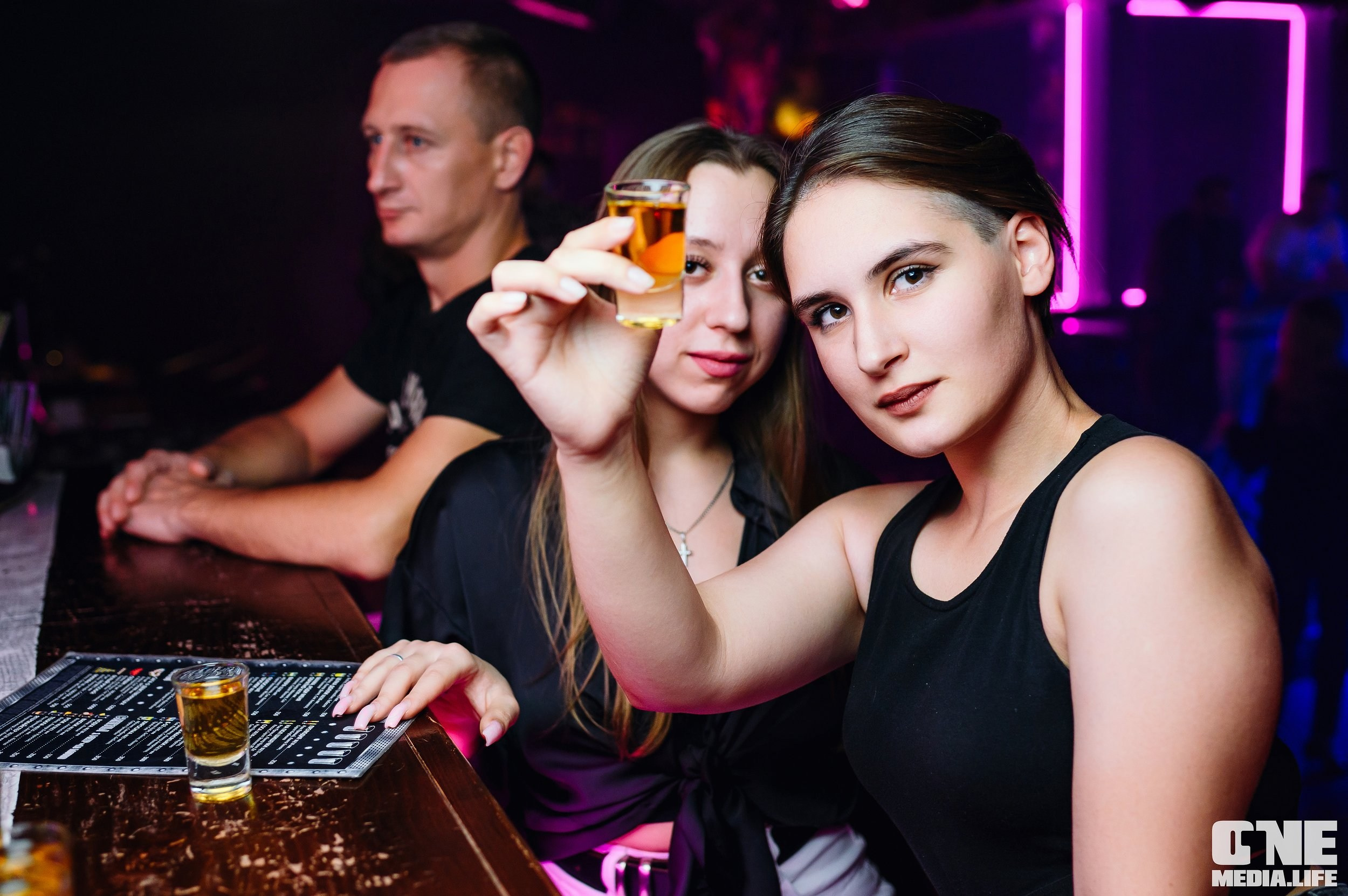 Фоторепортаж из бара XxxX. One Media Life: фоторепортажи, фотоотчеты с мероприятий и заведений