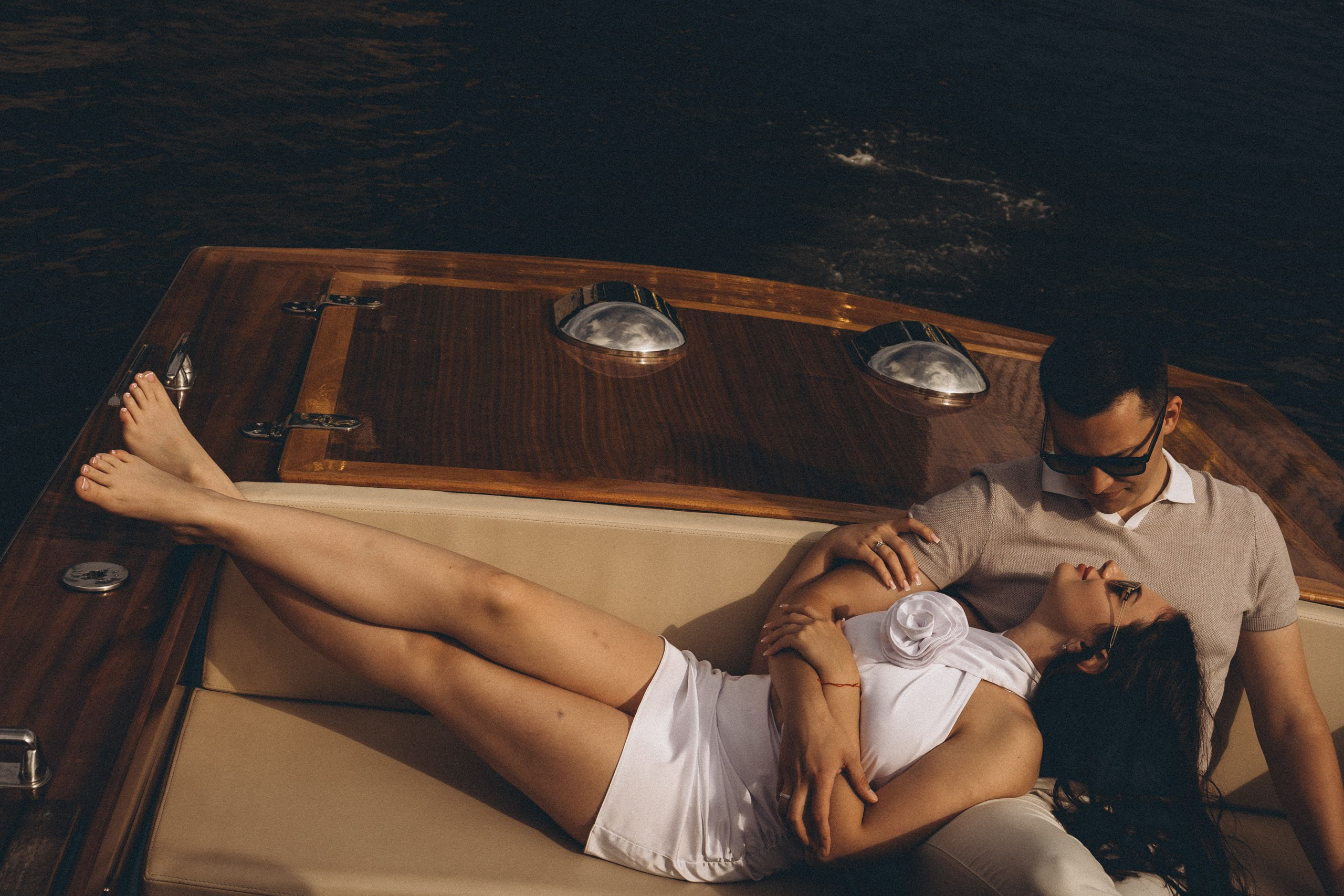 СВАДЕНБНАЯ СЬЕМКА НА КАТЕРЕ ПО КАНАЛАМ САНКТ-ПЕТЕРБУРГА И В АКВАТОРИИ НЕВЫ. Профессиональный фотограф, Санкт-Петербург — Виктория Богомолова