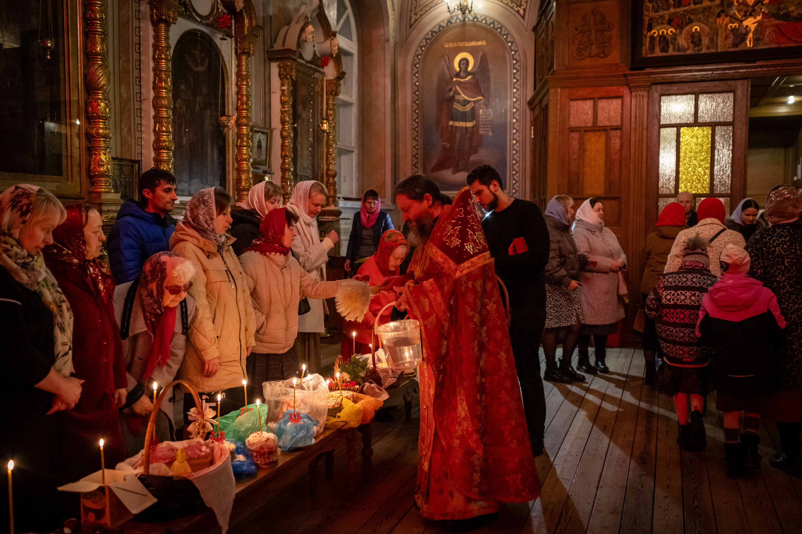 Пасха Воскресенский храм с Ашитково. Семейный и детский фотограф Анна Петракова