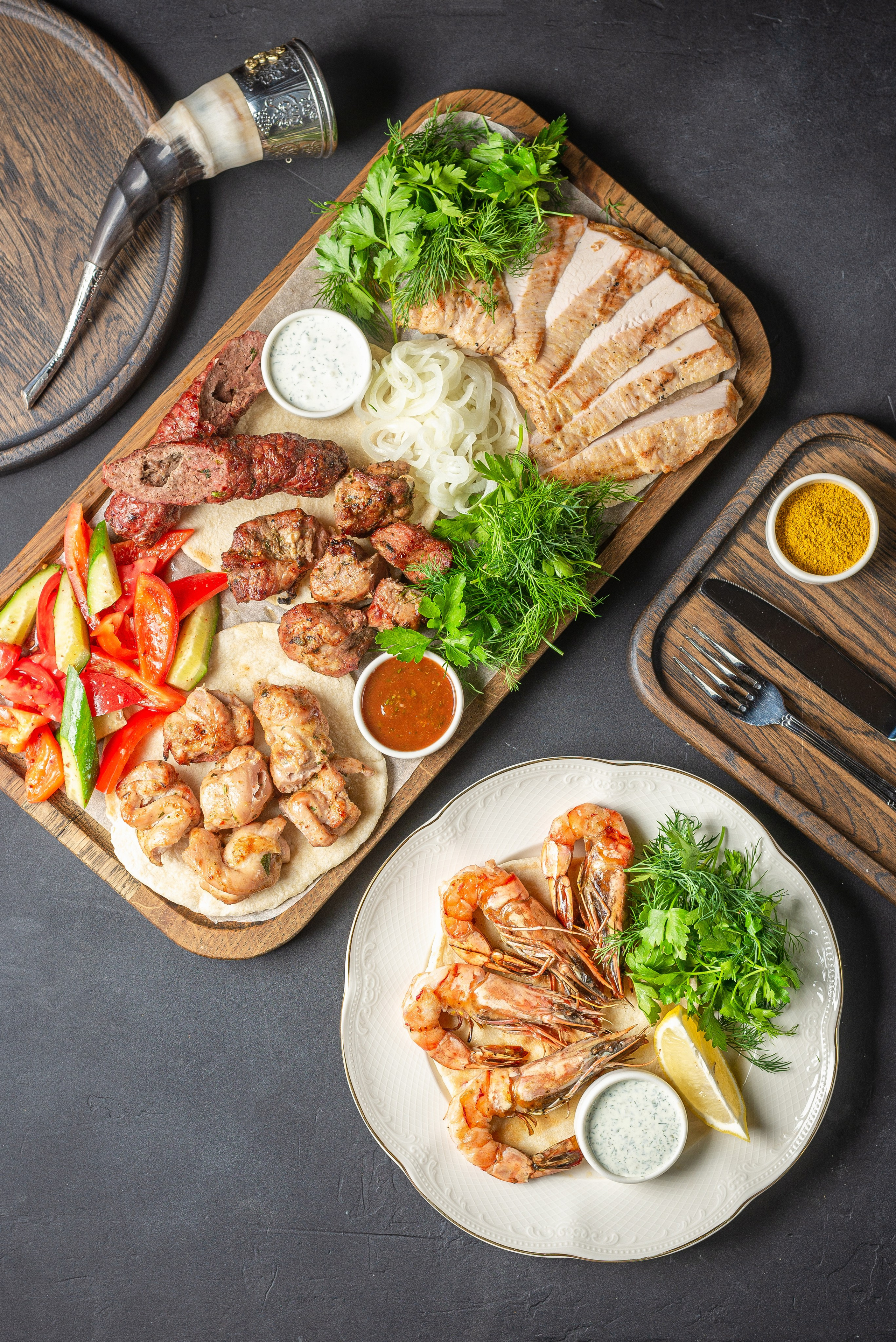 Нино играет в домино. Максим Егоров, г. Ижевск. Фуд-фотография и предметная съёмка