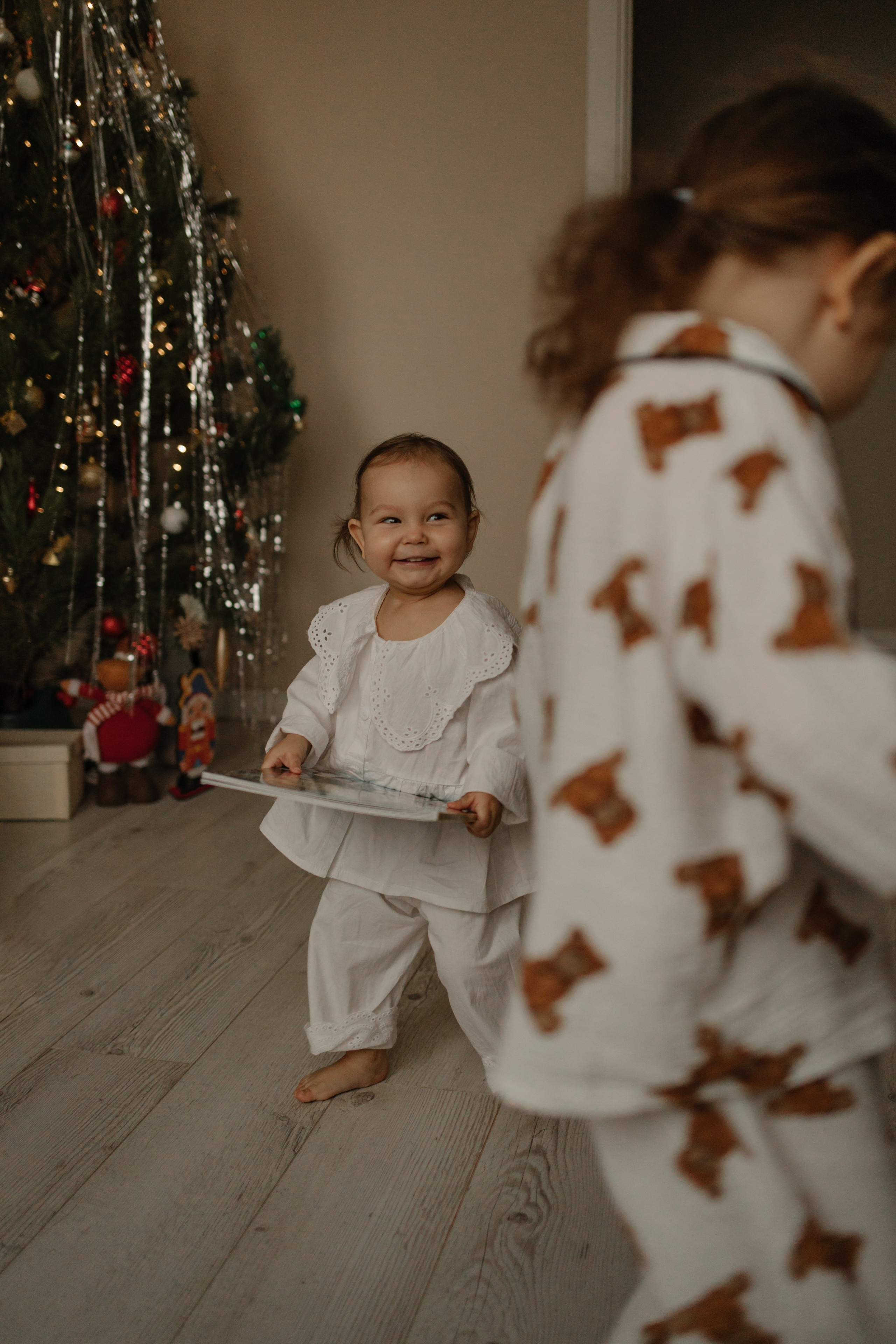 Виталий, Ксения, София, Мирослава и Маффин. Семейный фотограф в Москве Валерия Мясникова