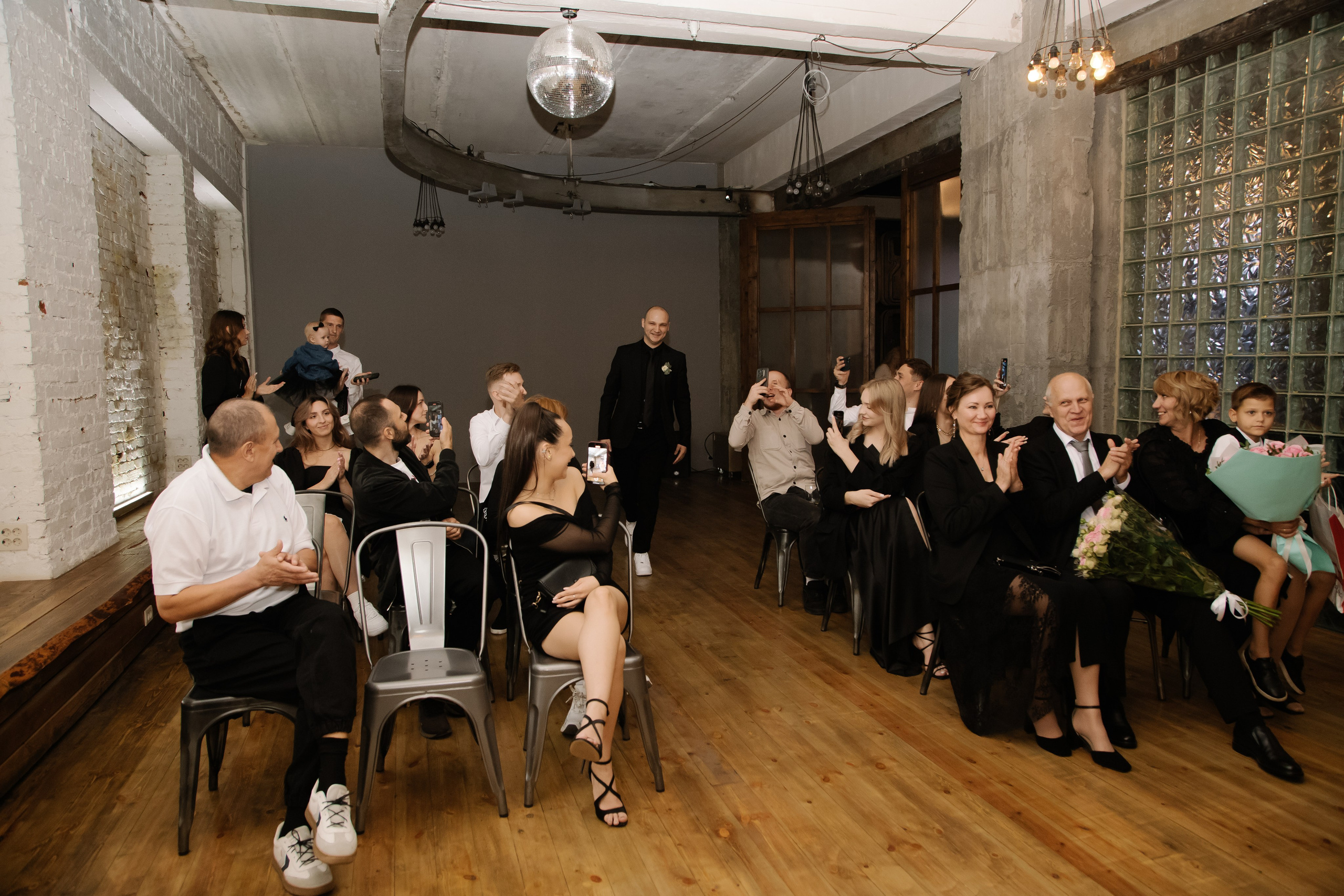 Цветочная локация. Свадебный фотограф Челябинск Полина Чеботарь