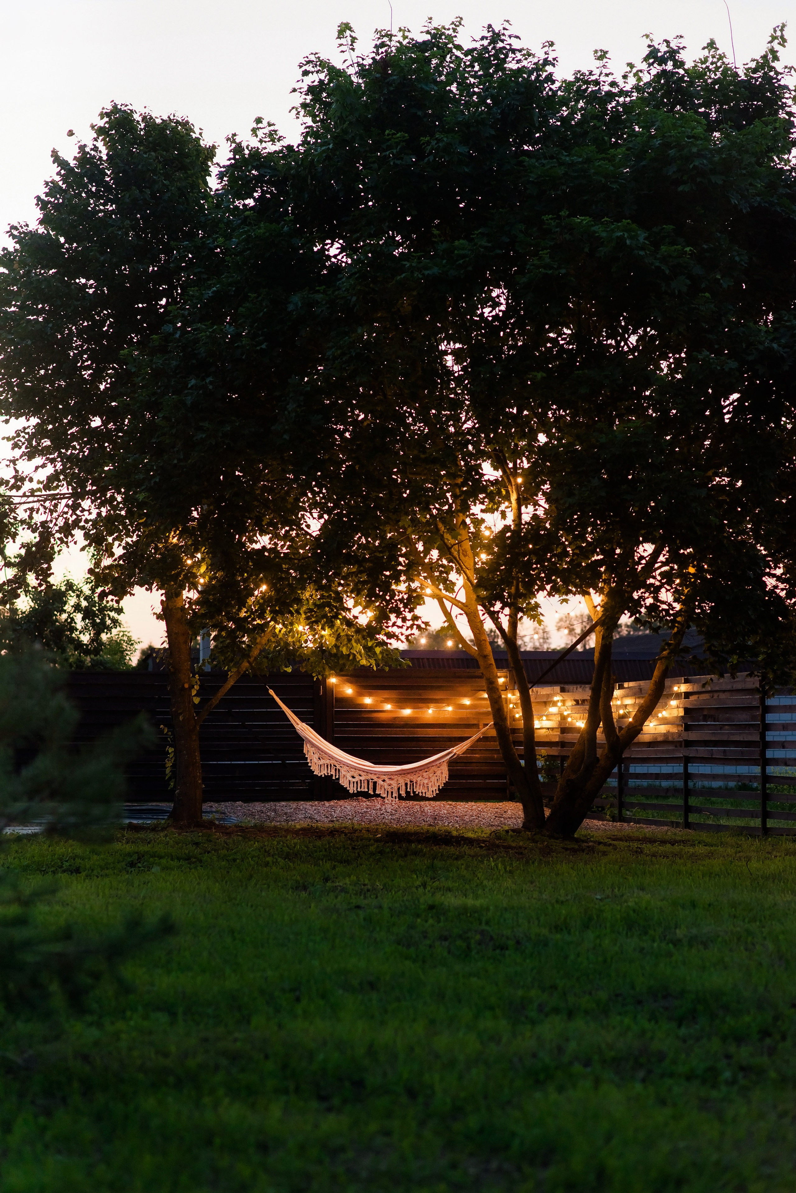 Наша территория. Глэмпинг. Аренда дома для отдыха в Брянске. Банный чан, зона BBQ. Дом на озере в Брянске. Отдых Брянск