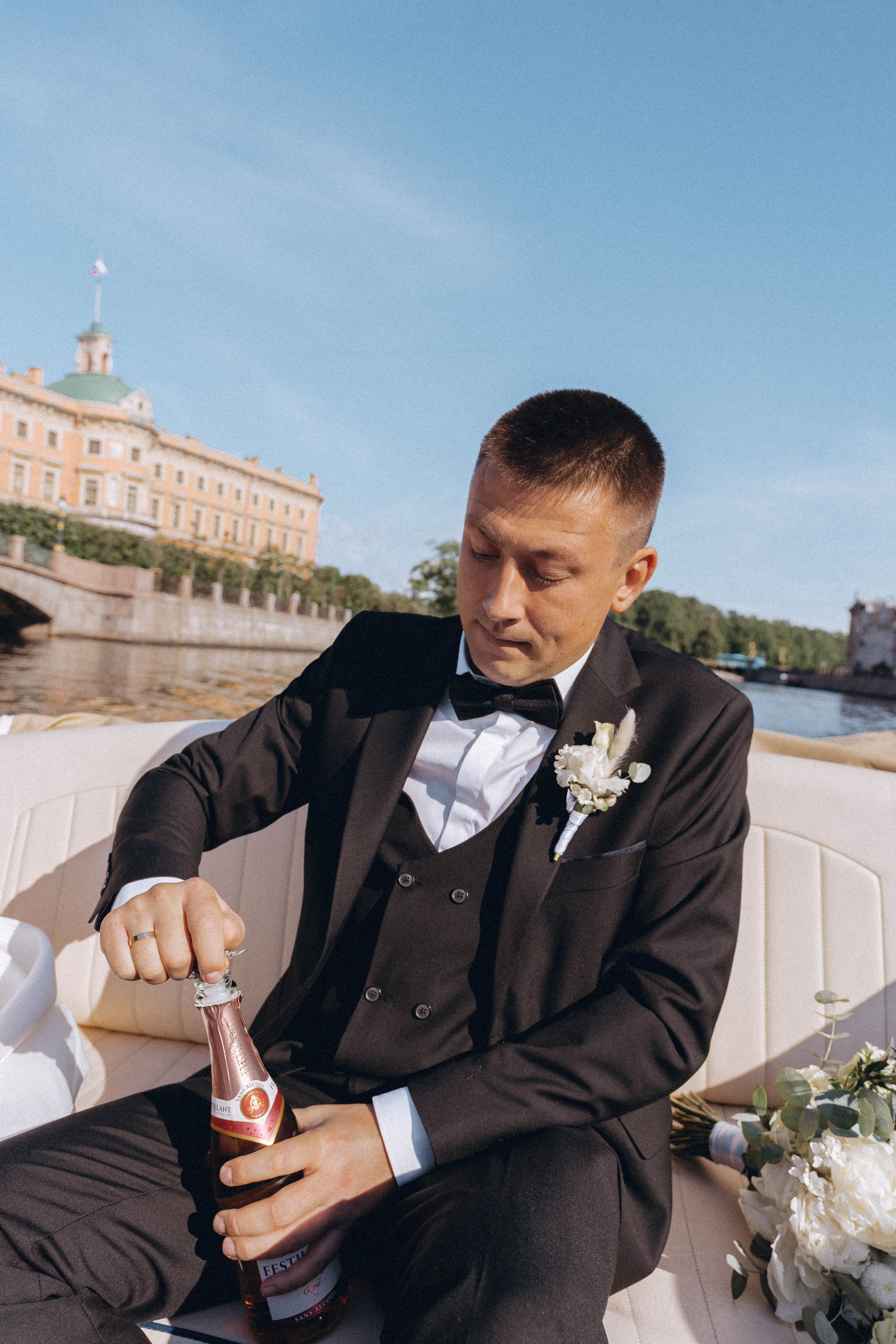 СВАДЕНБНАЯ СЬЕМКА НА КАТЕРЕ ПО КАНАЛАМ САНКТ-ПЕТЕРБУРГА И В АКВАТОРИИ НЕВЫ. Профессиональный фотограф, Санкт-Петербург — Виктория Богомолова