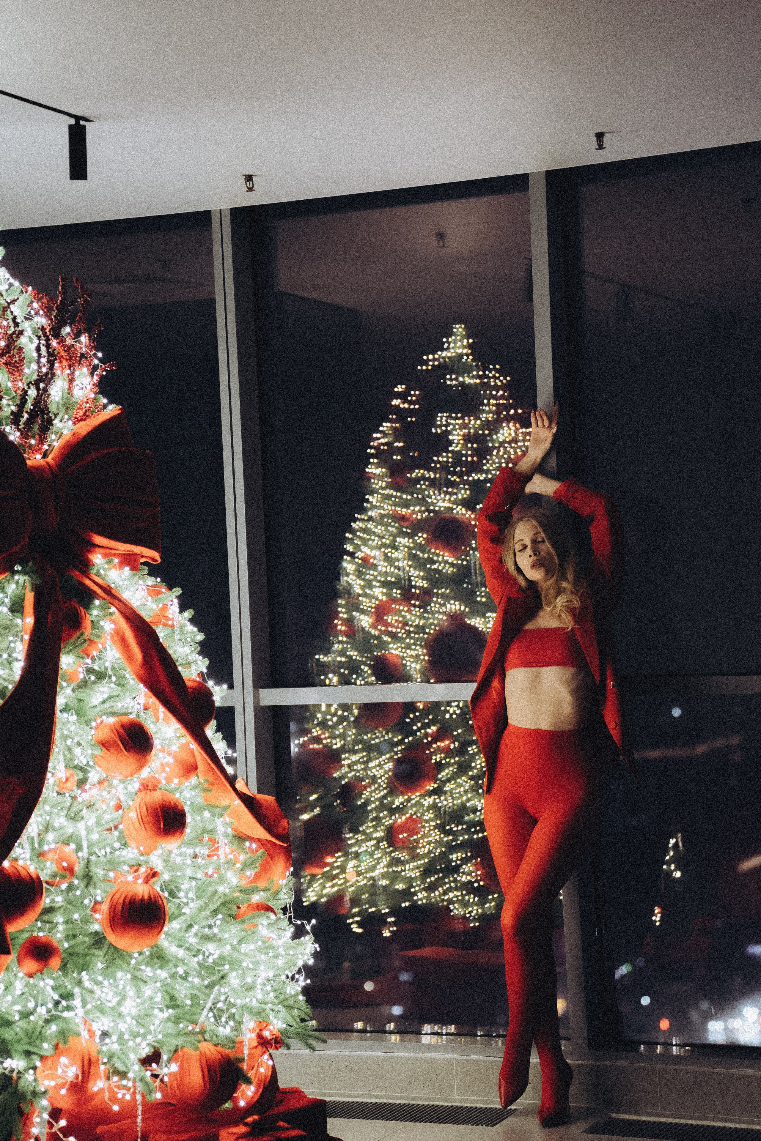 ФОТОСЕССИЯ К НОВОМУ ГОДУ В СТУДИИ С ЕЛОЧКОЙ КРАСИВЫЙ ОБРАЗ. Профессиональный фотограф, Санкт-Петербург — Виктория Богомолова
