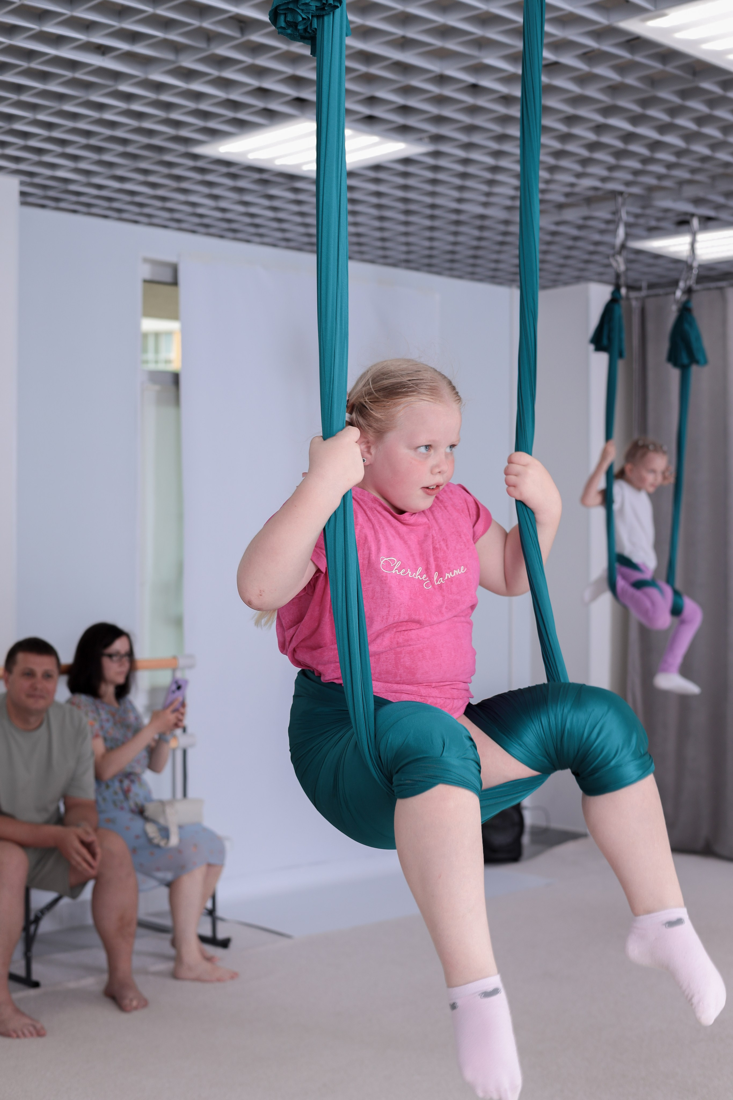 Детская аэройога. Фотограф Надршина Лилия