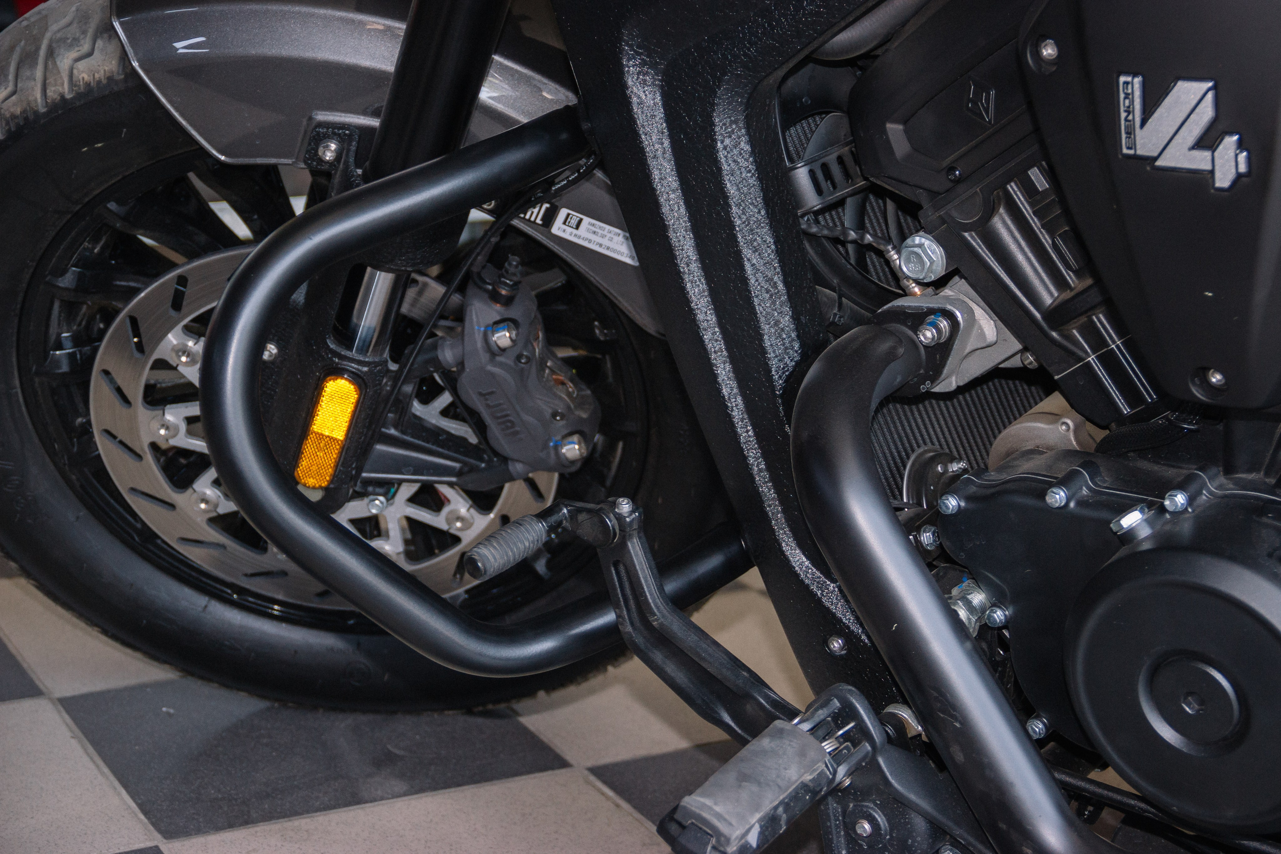 Benda DarkFlag 500v4. ......