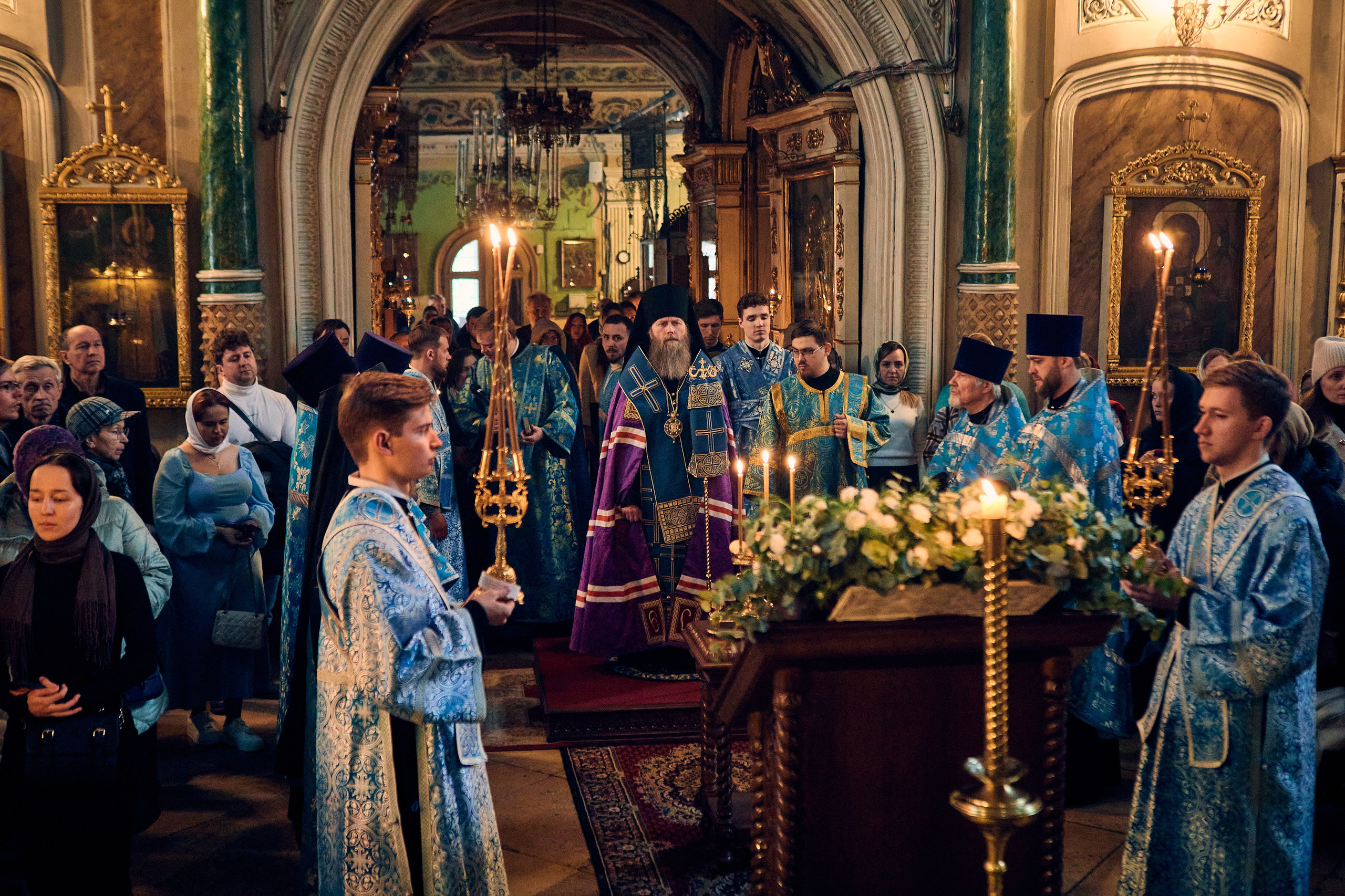 Всенощная на БЛАГОВЕЩЕНИЕ ПРЕСВЯТОЙ БОГОРОДИЦЫ. DMITRY MOISEENKO — фотограф, художник, топ-стилист