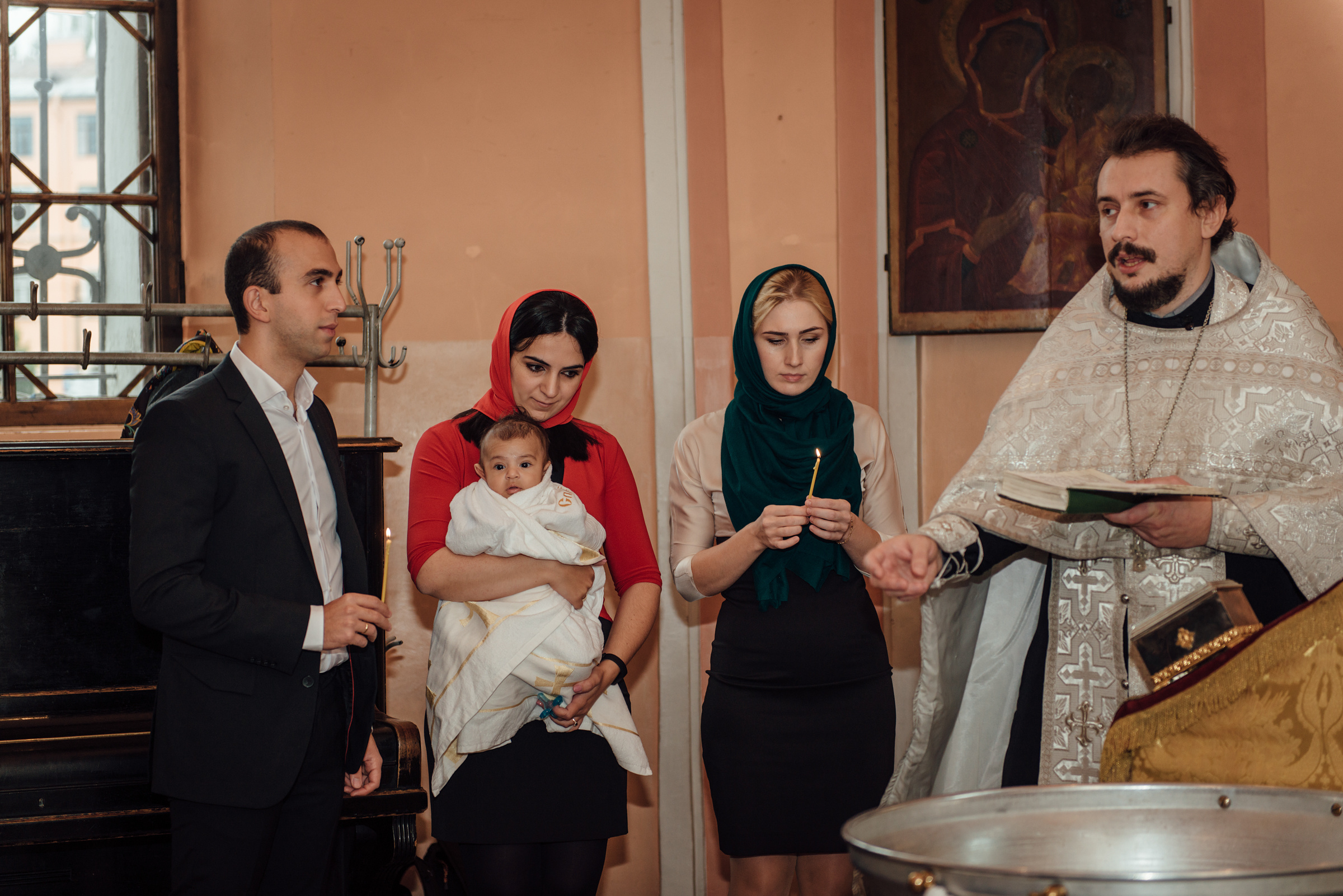 Крещение в храме Рождества св. Иоанна Предтечи, Чесменская церковь. Свадебный фотограф в Санкт-Петербурге Венера Ахметова