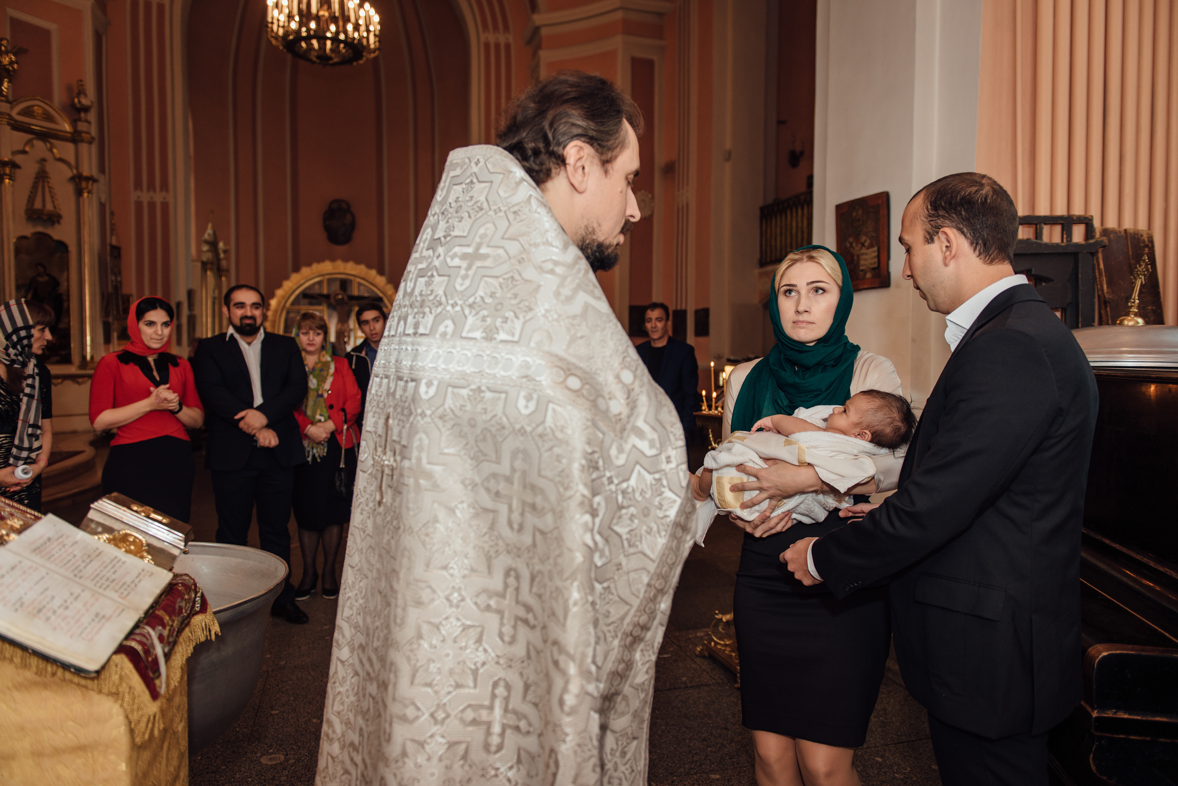 Крещение в храме Рождества св. Иоанна Предтечи, Чесменская церковь. Свадебный фотограф в Санкт-Петербурге Венера Ахметова