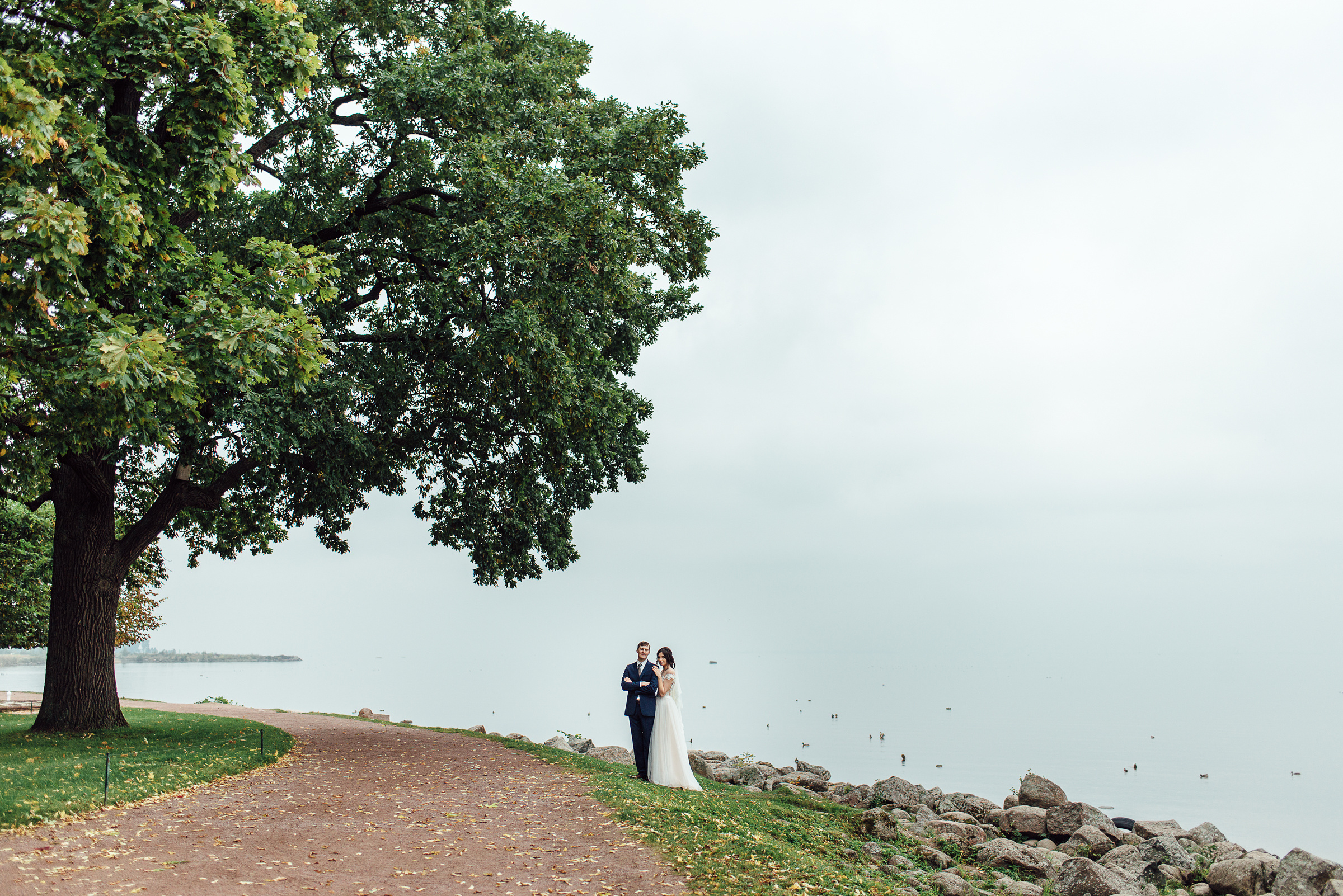 Свадебная фотосессия Ольги и Павла в Петергофе. Свадебный фотограф в Санкт-Петербурге Венера Ахметова