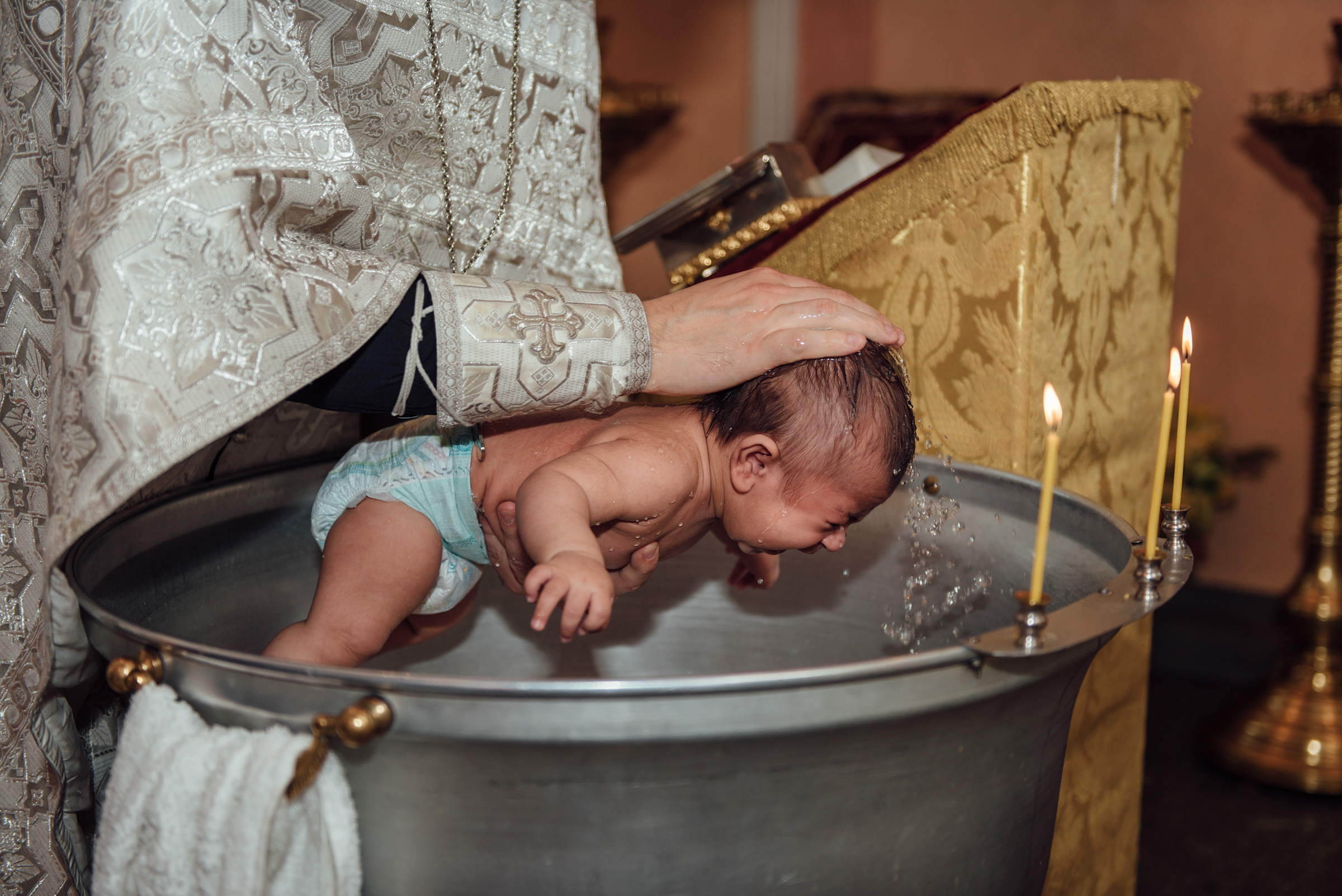 Крещение в храме Рождества св. Иоанна Предтечи, Чесменская церковь. Свадебный фотограф в Санкт-Петербурге Венера Ахметова