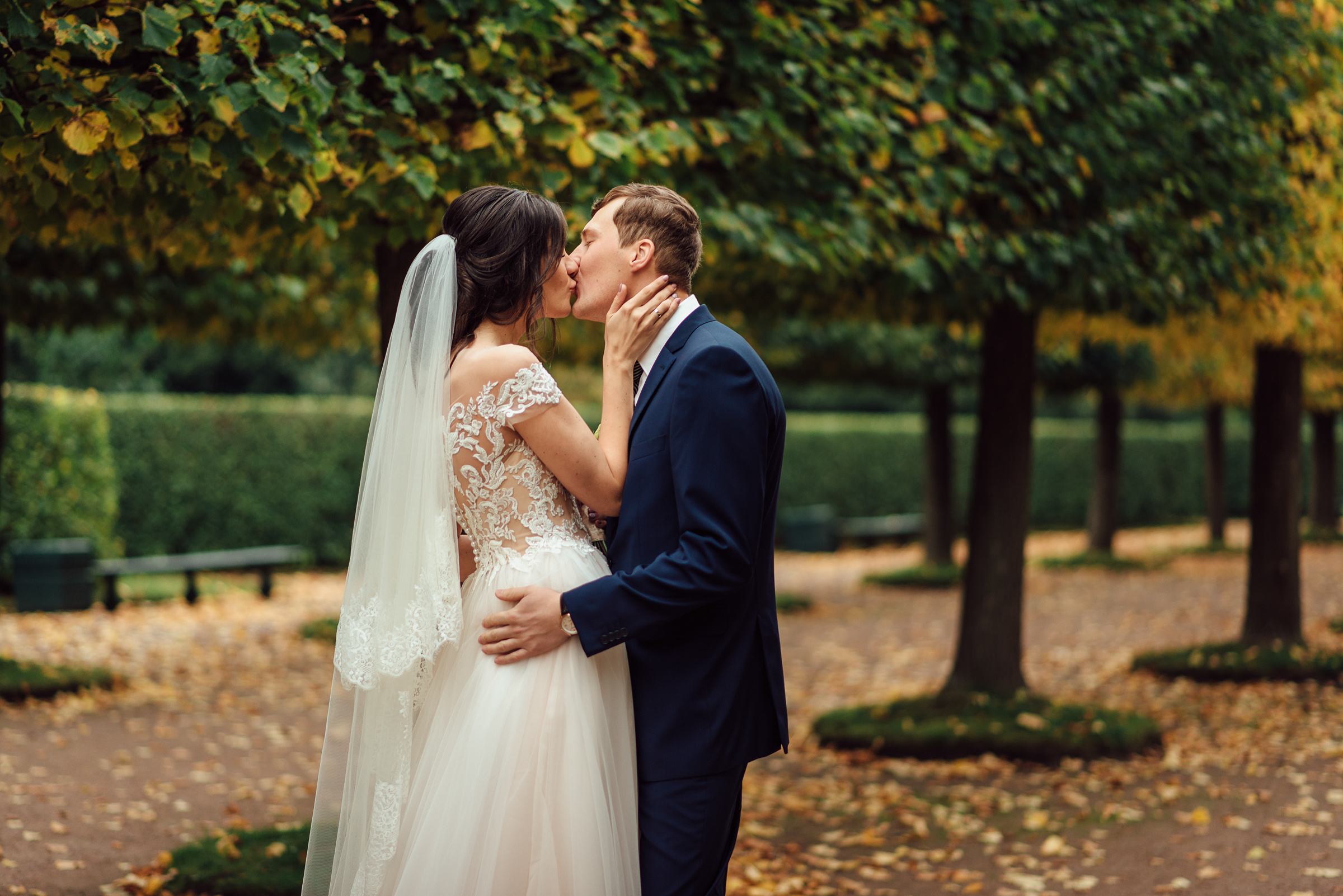Свадебная фотосессия Ольги и Павла в Петергофе. Свадебный фотограф в Санкт-Петербурге Венера Ахметова
