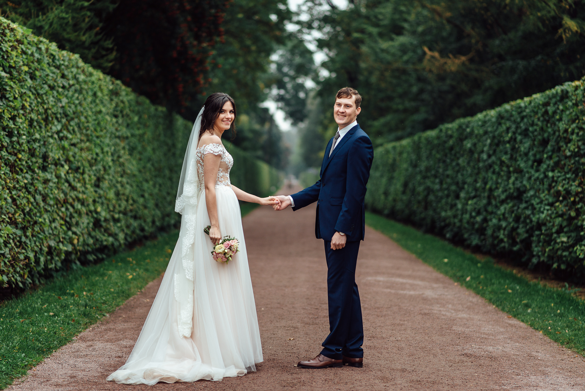 Свадебная фотосессия Ольги и Павла в Петергофе. Свадебный фотограф в Санкт-Петербурге Венера Ахметова
