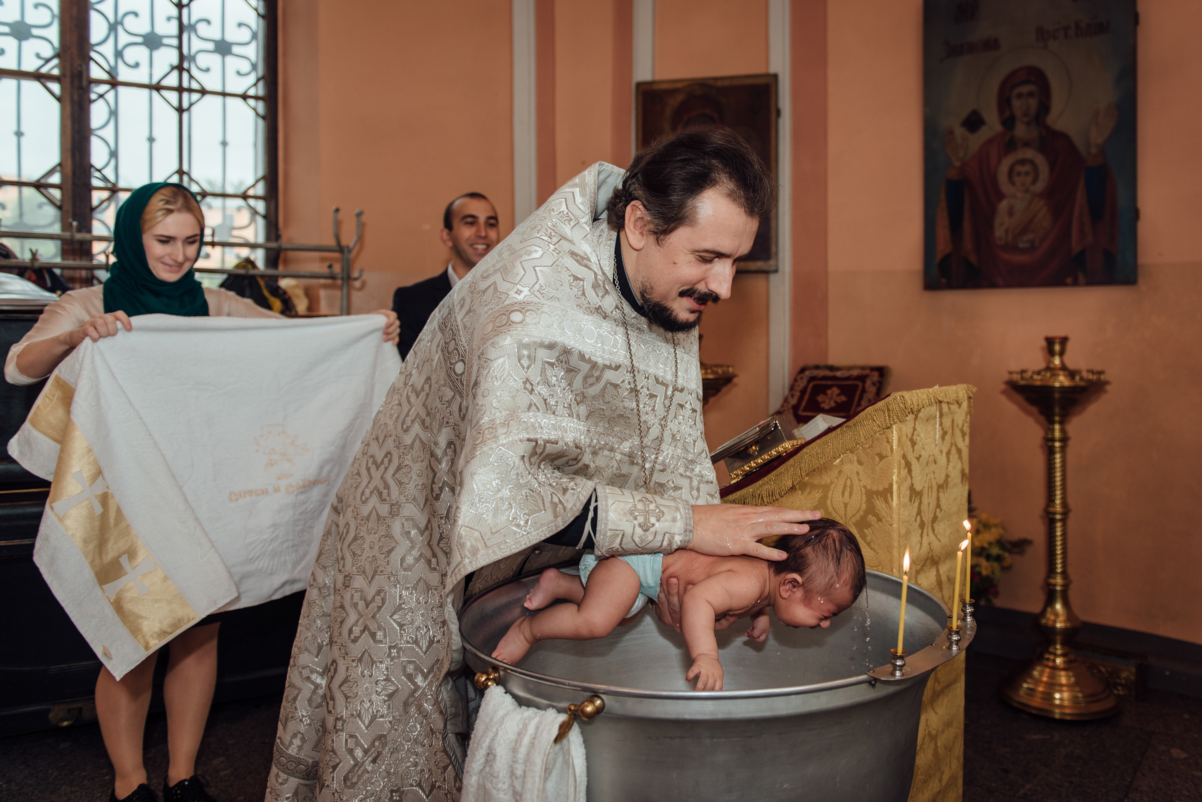 Крещение в храме Рождества св. Иоанна Предтечи, Чесменская церковь. Свадебный фотограф в Санкт-Петербурге Венера Ахметова