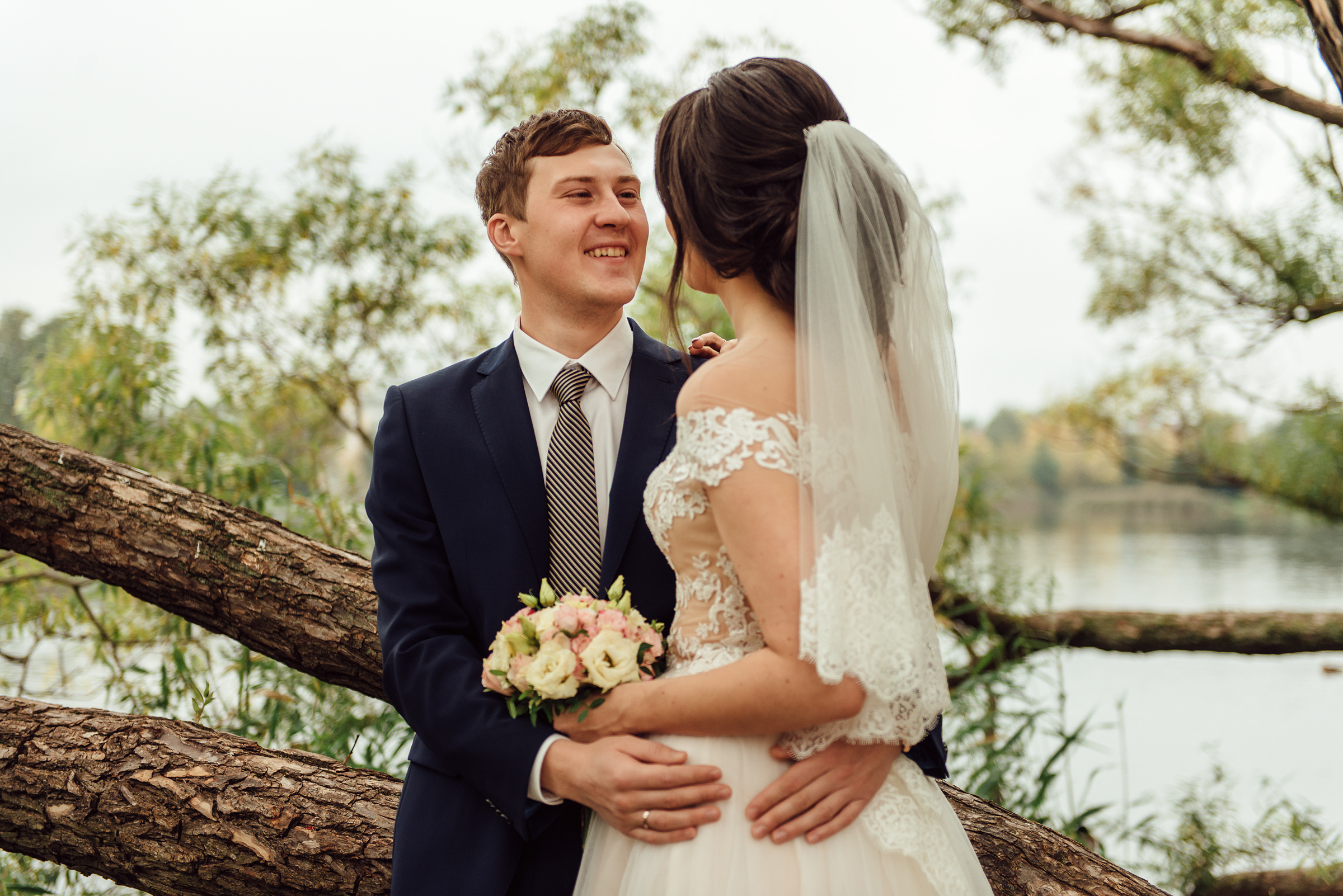 Свадебная фотосессия Ольги и Павла в Петергофе. Свадебный фотограф в Санкт-Петербурге Венера Ахметова