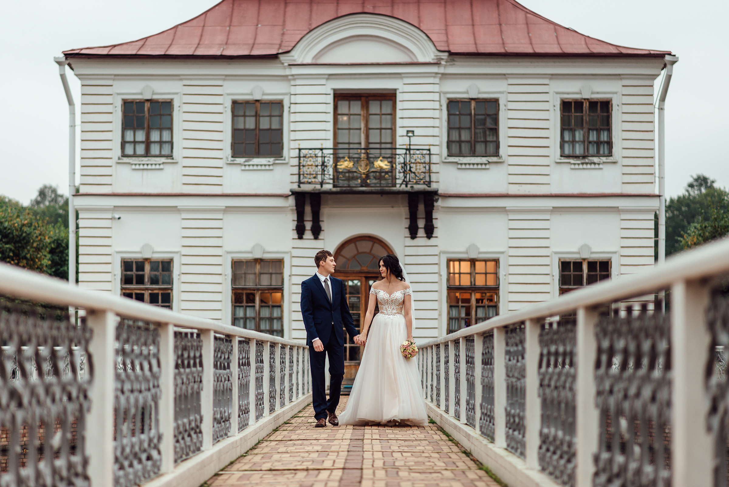 Свадебная фотосессия Ольги и Павла в Петергофе. Свадебный фотограф в Санкт-Петербурге Венера Ахметова