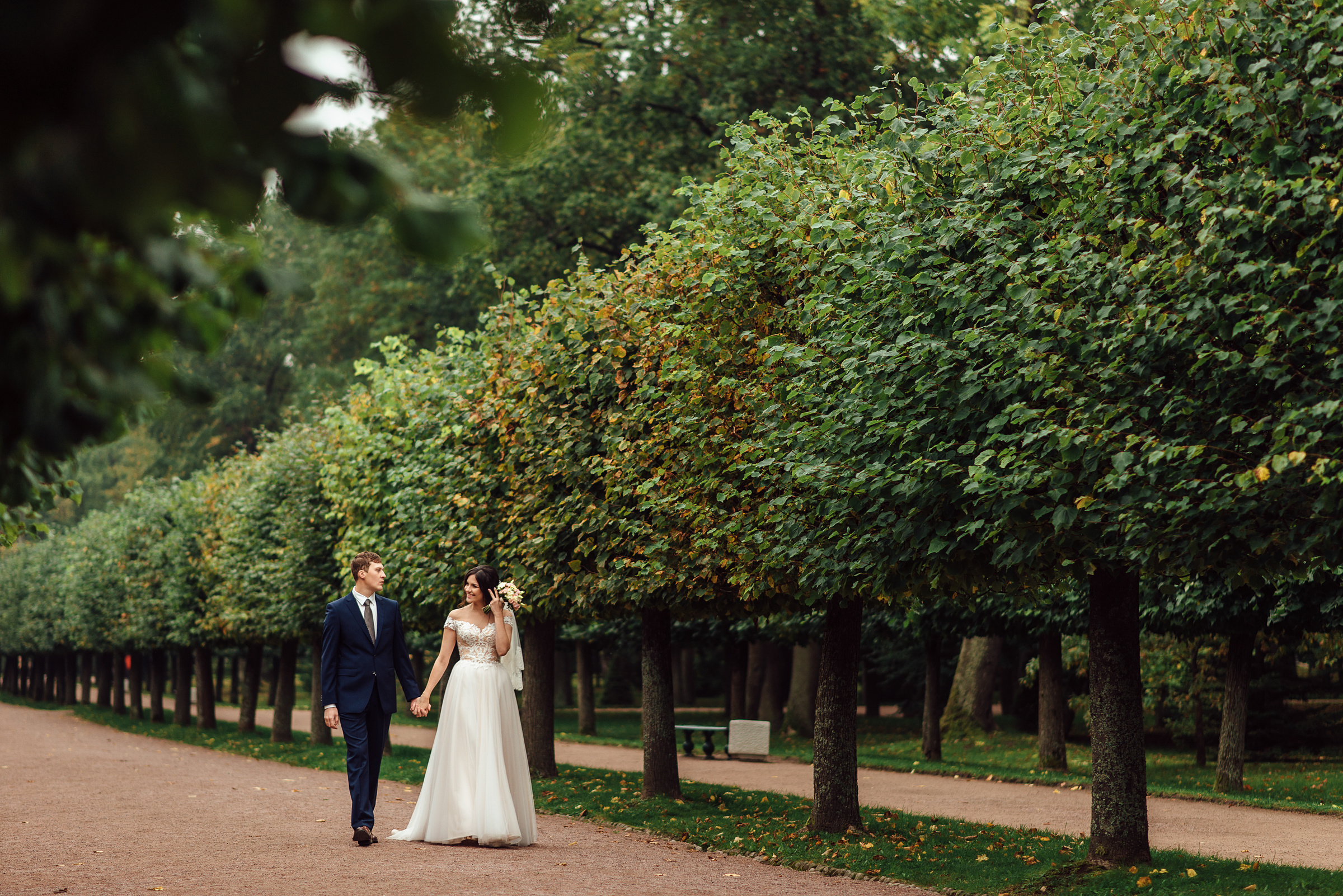 Свадебная фотосессия Ольги и Павла в Петергофе. Свадебный фотограф в Санкт-Петербурге Венера Ахметова