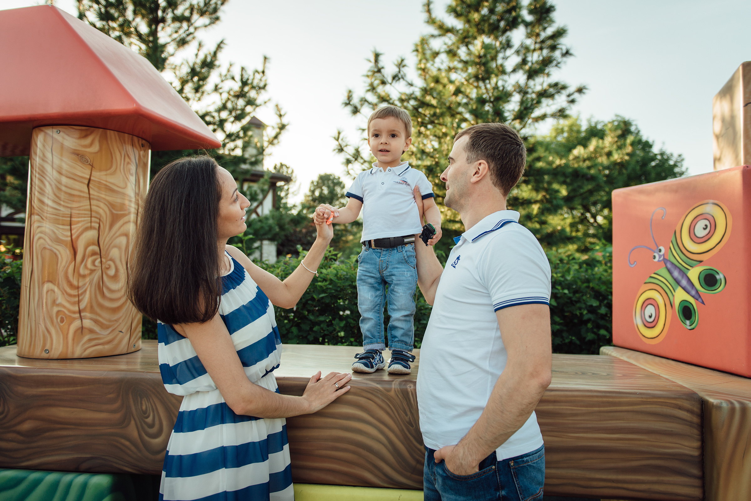Семейная фотосессия летом в Диво Острове. Свадебный фотограф в Санкт-Петербурге Венера Ахметова