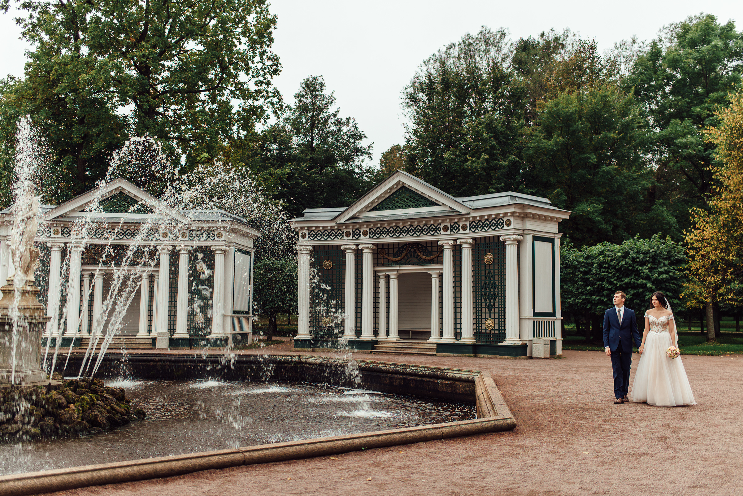Свадебная фотосессия Ольги и Павла в Петергофе. Свадебный фотограф в Санкт-Петербурге Венера Ахметова