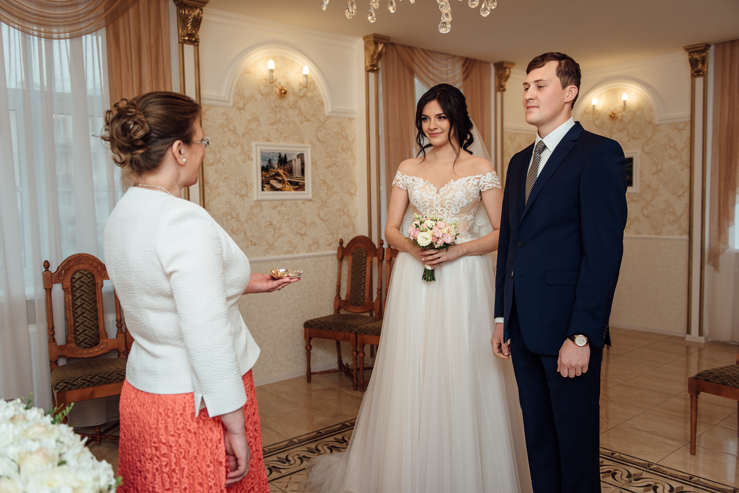 Свадебная фотосессия Ольги и Павла в Петергофе. Свадебный фотограф в Санкт-Петербурге Венера Ахметова