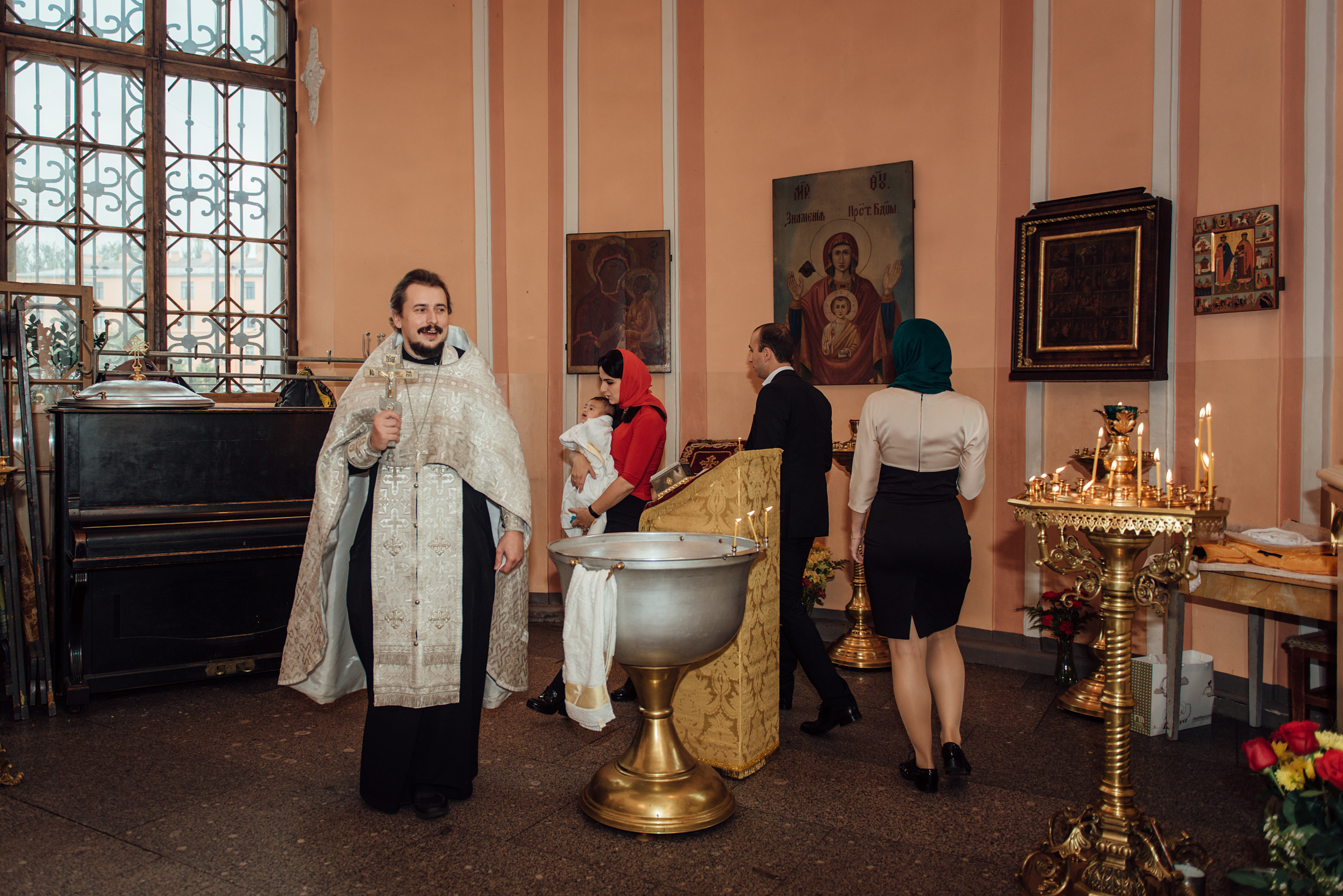 Крещение в храме Рождества св. Иоанна Предтечи, Чесменская церковь. Свадебный фотограф в Санкт-Петербурге Венера Ахметова