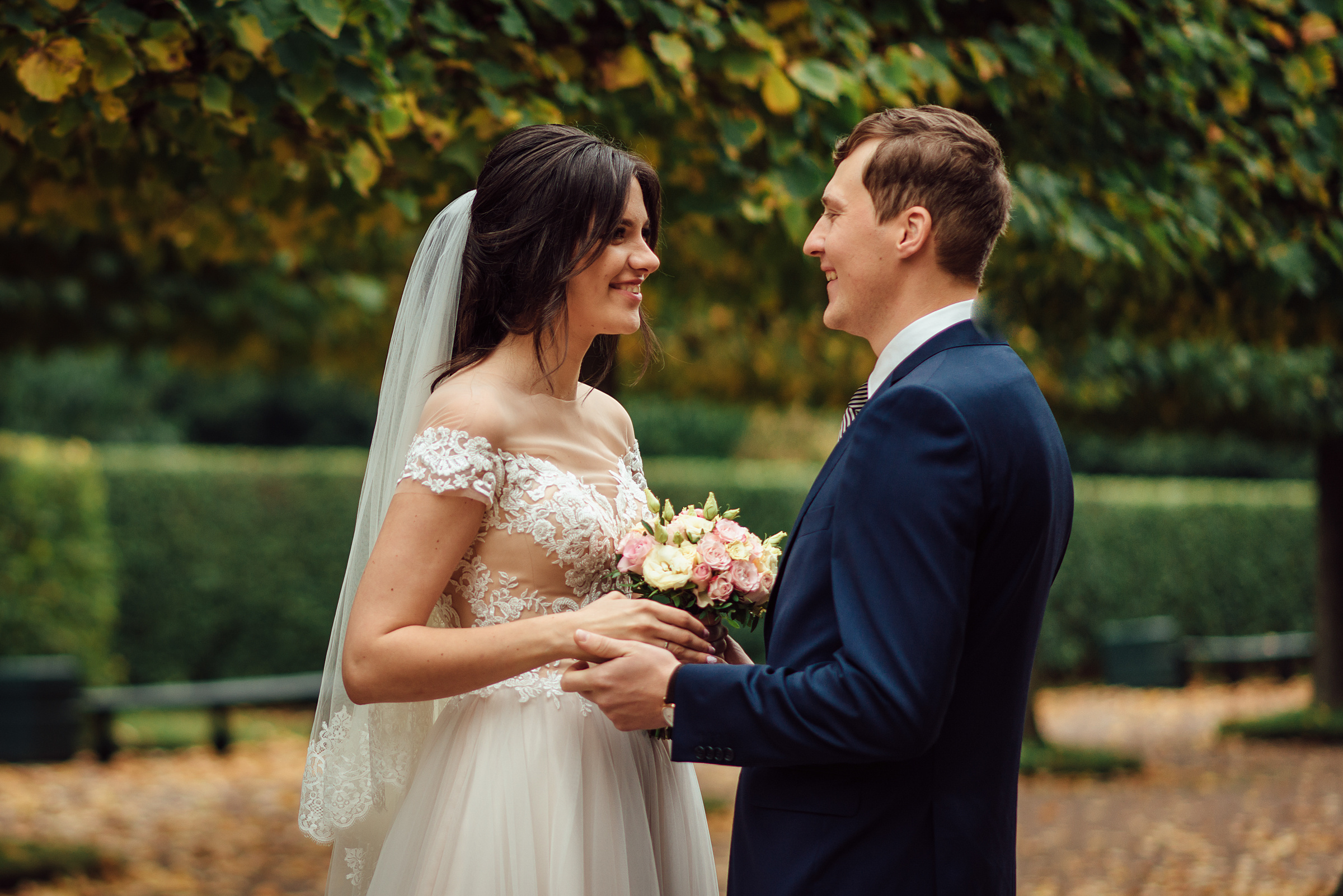 Свадебная фотосессия Ольги и Павла в Петергофе. Свадебный фотограф в Санкт-Петербурге Венера Ахметова