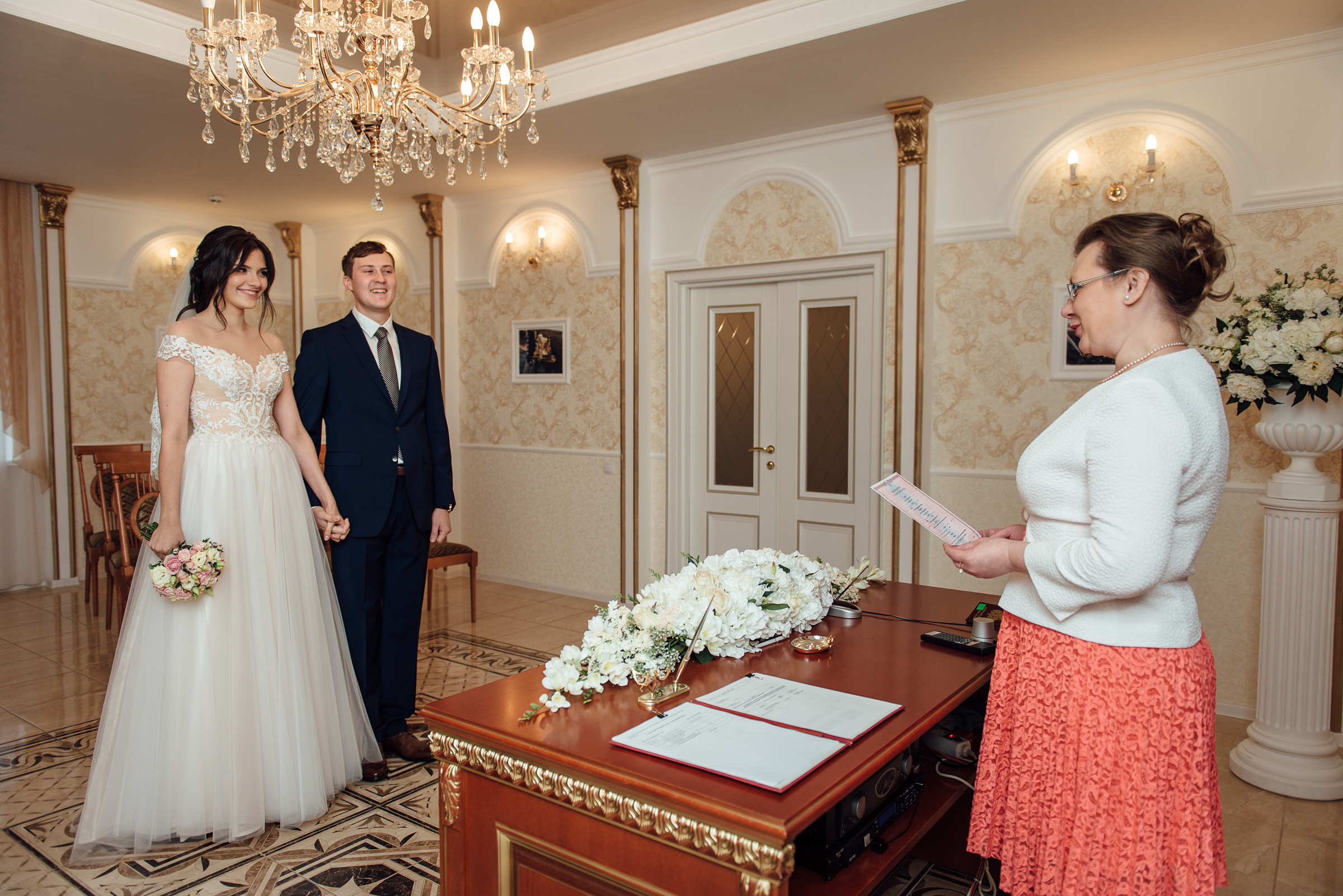 Свадебная фотосессия Ольги и Павла в Петергофе. Свадебный фотограф в Санкт-Петербурге Венера Ахметова