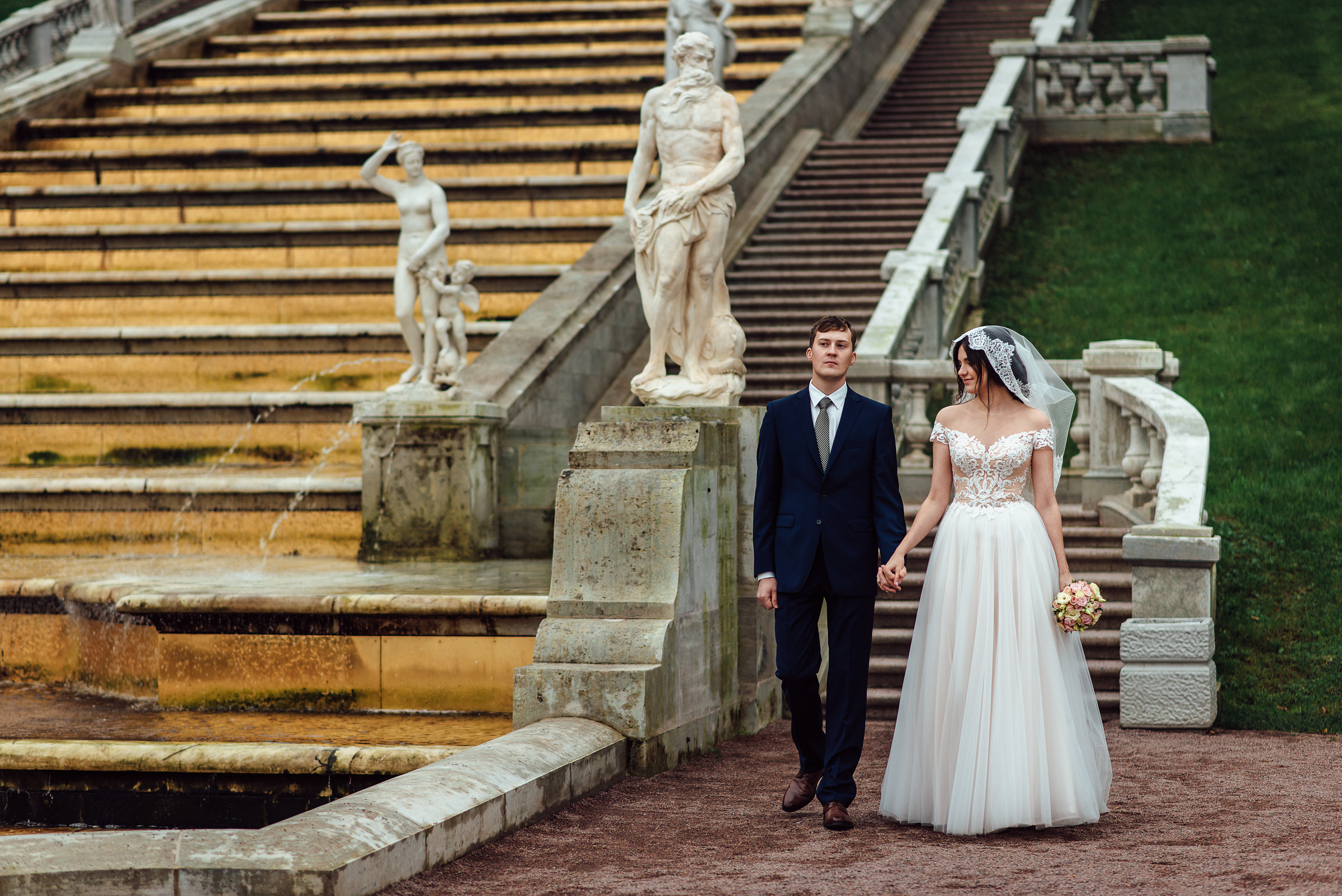 Свадебная фотосессия Ольги и Павла в Петергофе. Свадебный фотограф в Санкт-Петербурге Венера Ахметова