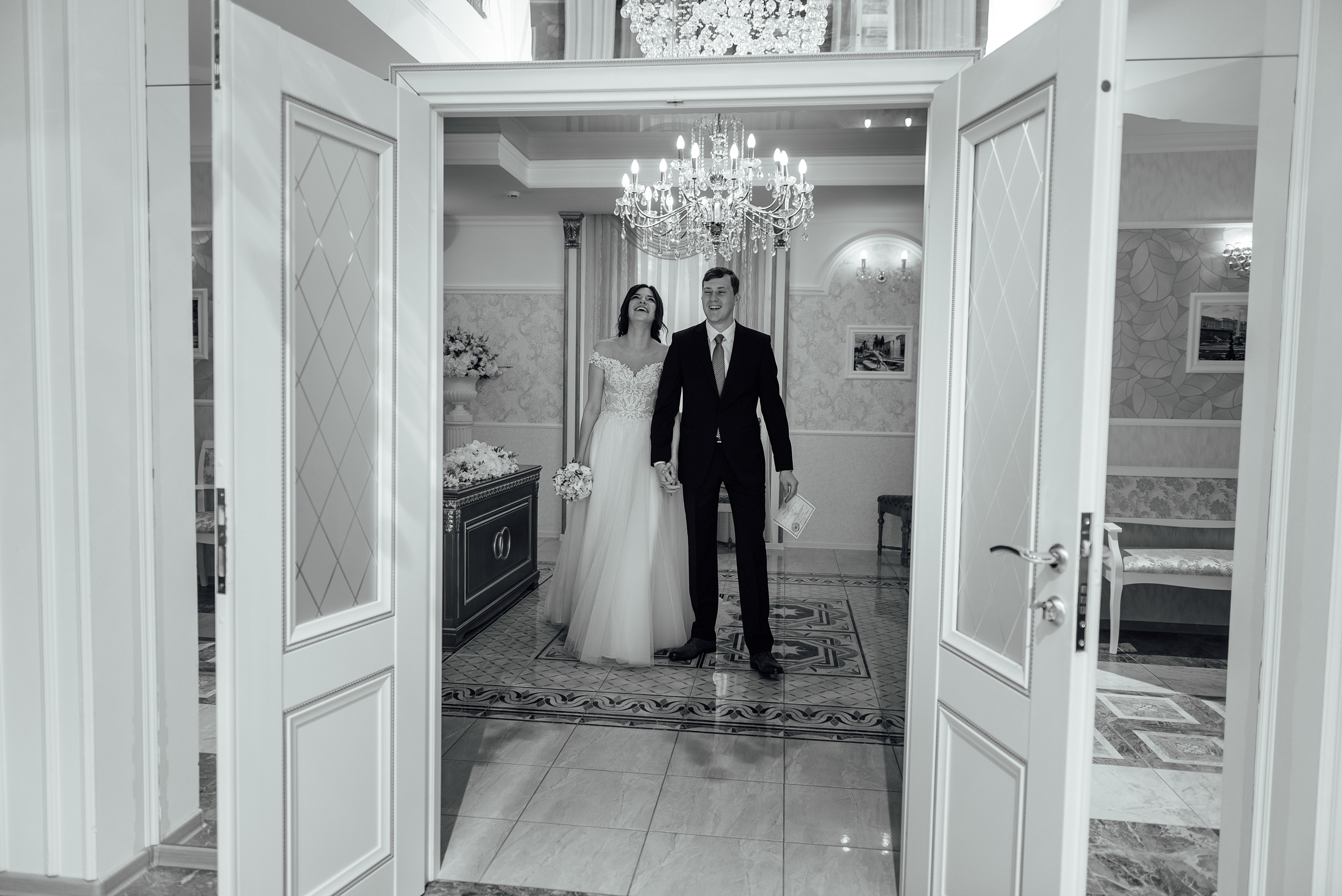 Свадебная фотосессия Ольги и Павла в Петергофе. Свадебный фотограф в Санкт-Петербурге Венера Ахметова