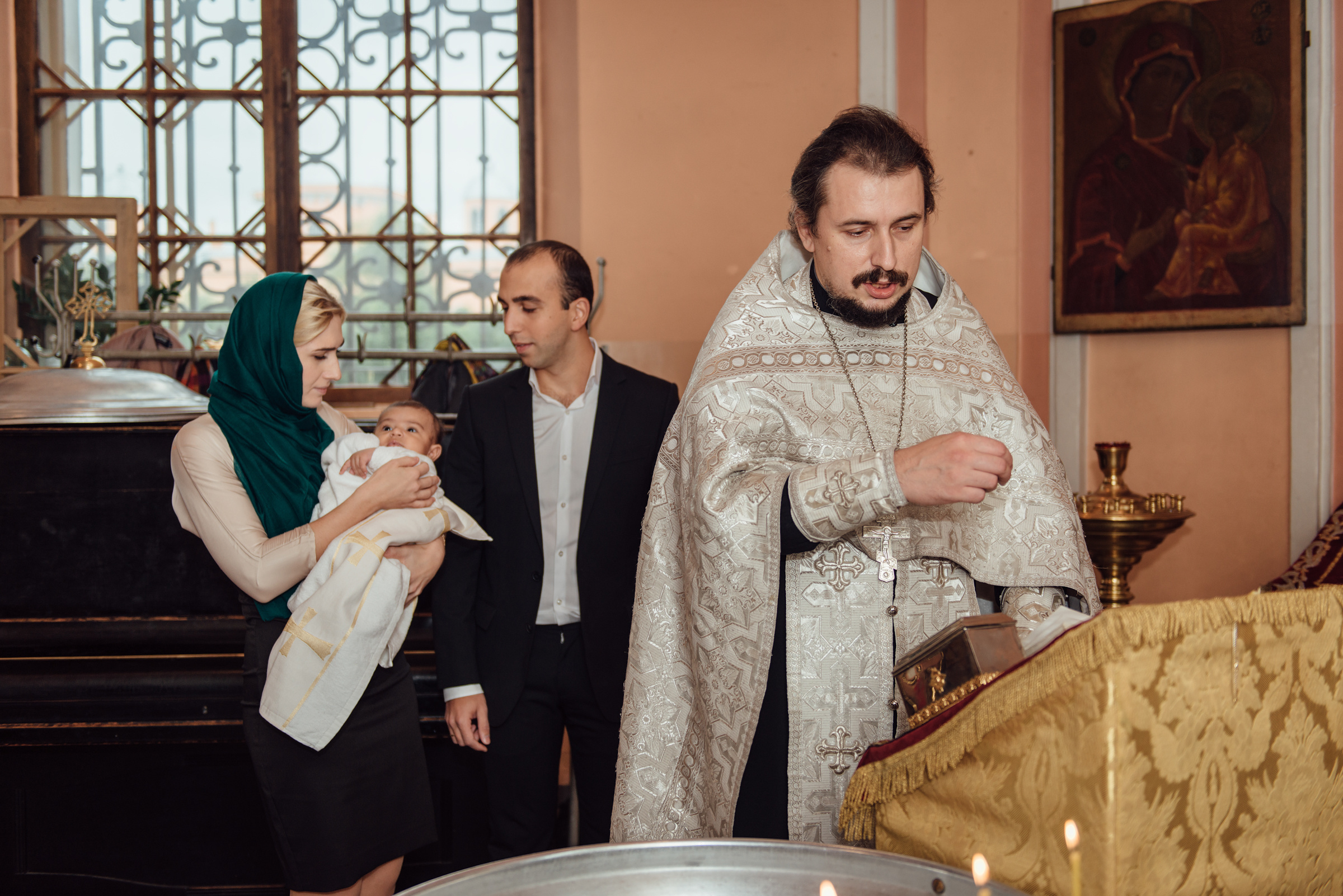 Крещение в храме Рождества св. Иоанна Предтечи, Чесменская церковь. Свадебный фотограф в Санкт-Петербурге Венера Ахметова