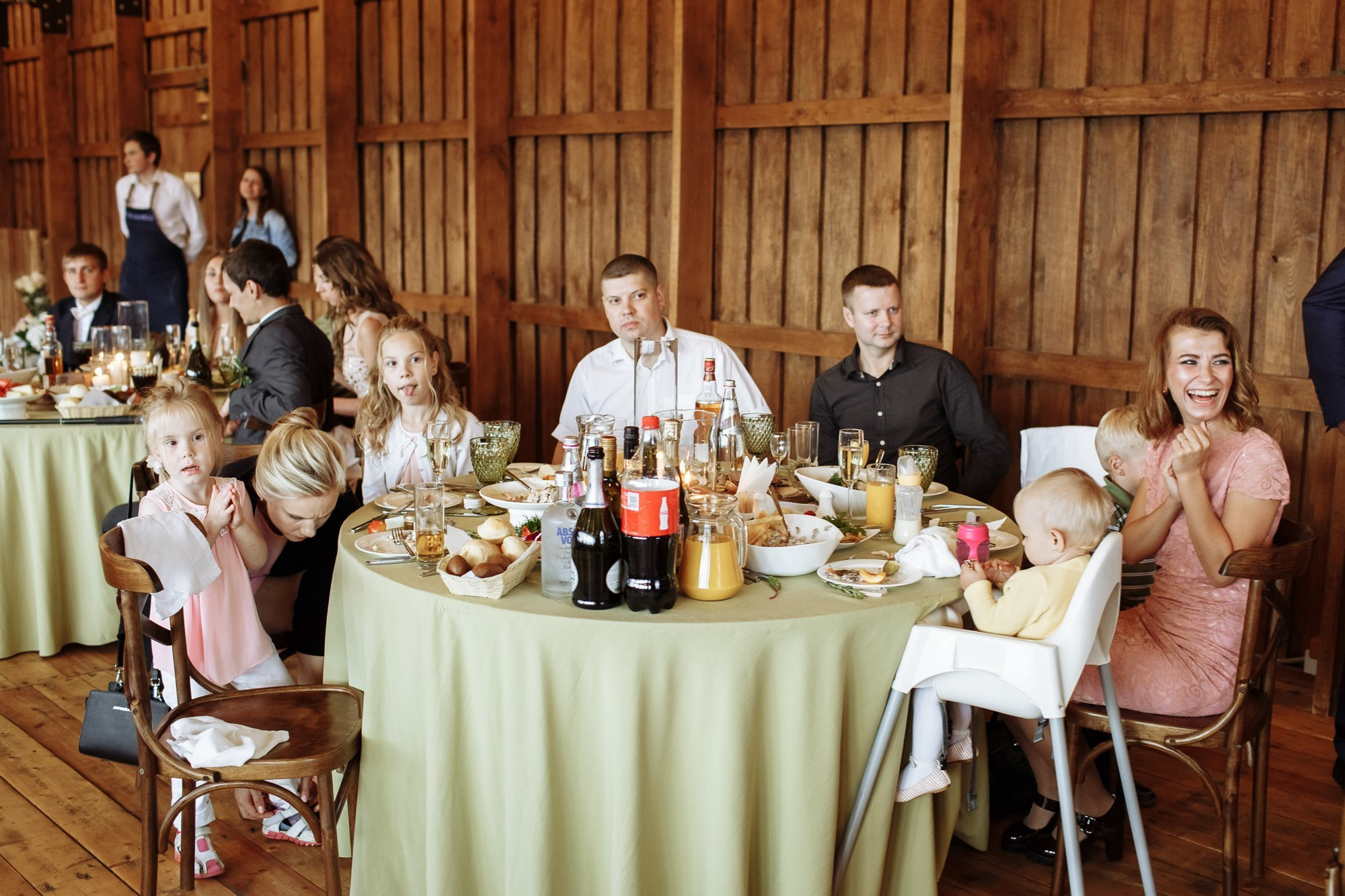 Выездная регистрация в Амбар № 1 в Петергофе. Свадебный фотограф в Санкт-Петербурге и Петергофе Андрей Заяц