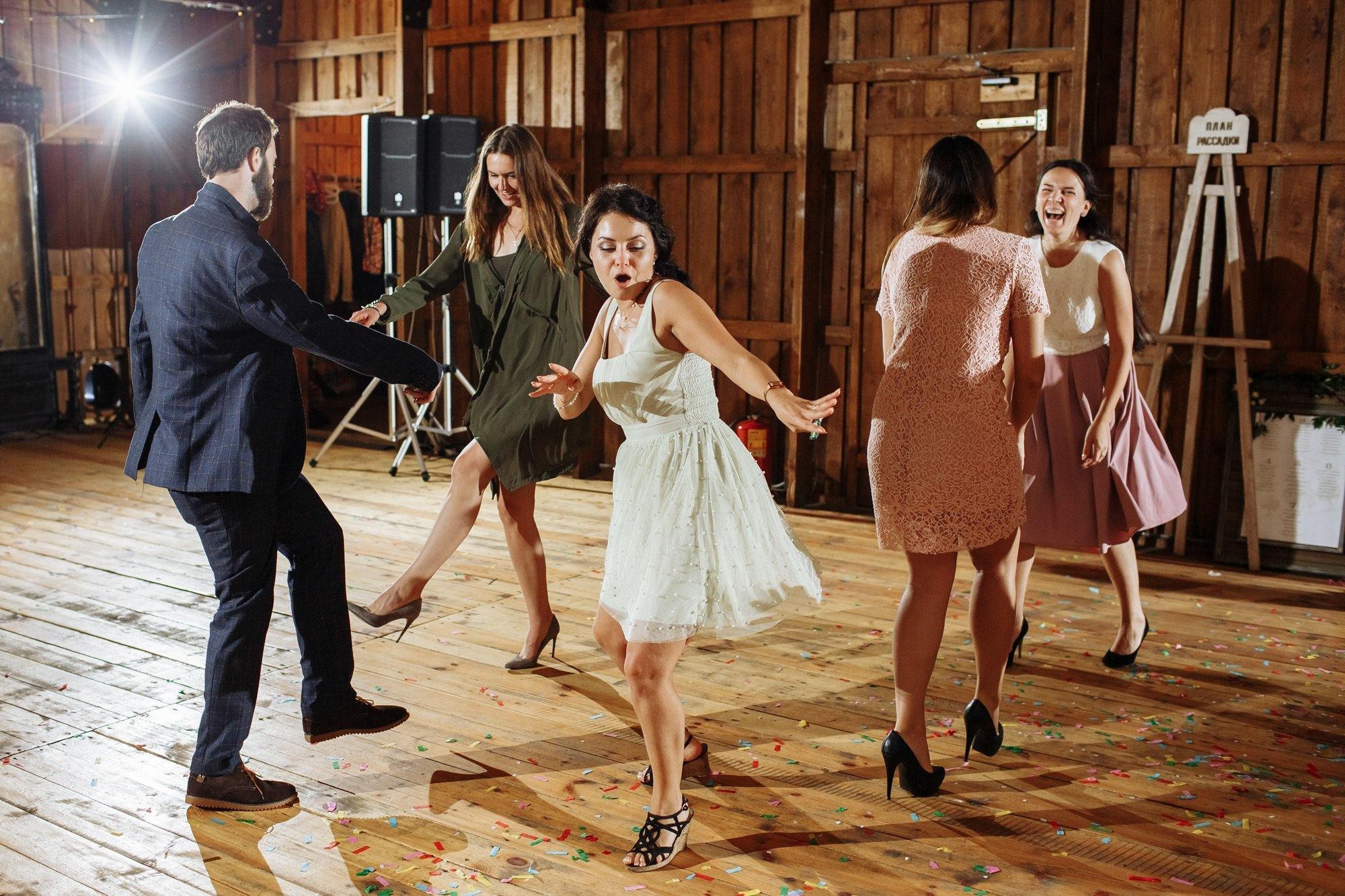 Выездная регистрация в Амбар № 1 в Петергофе. Свадебный фотограф в Санкт-Петербурге и Петергофе Андрей Заяц