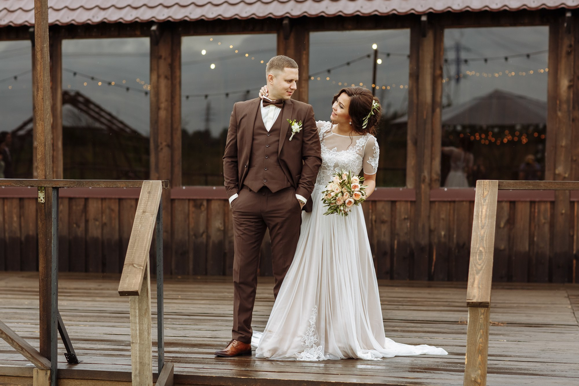 Выездная регистрация в Амбар № 1 в Петергофе. Свадебный фотограф в Санкт-Петербурге и Петергофе Андрей Заяц