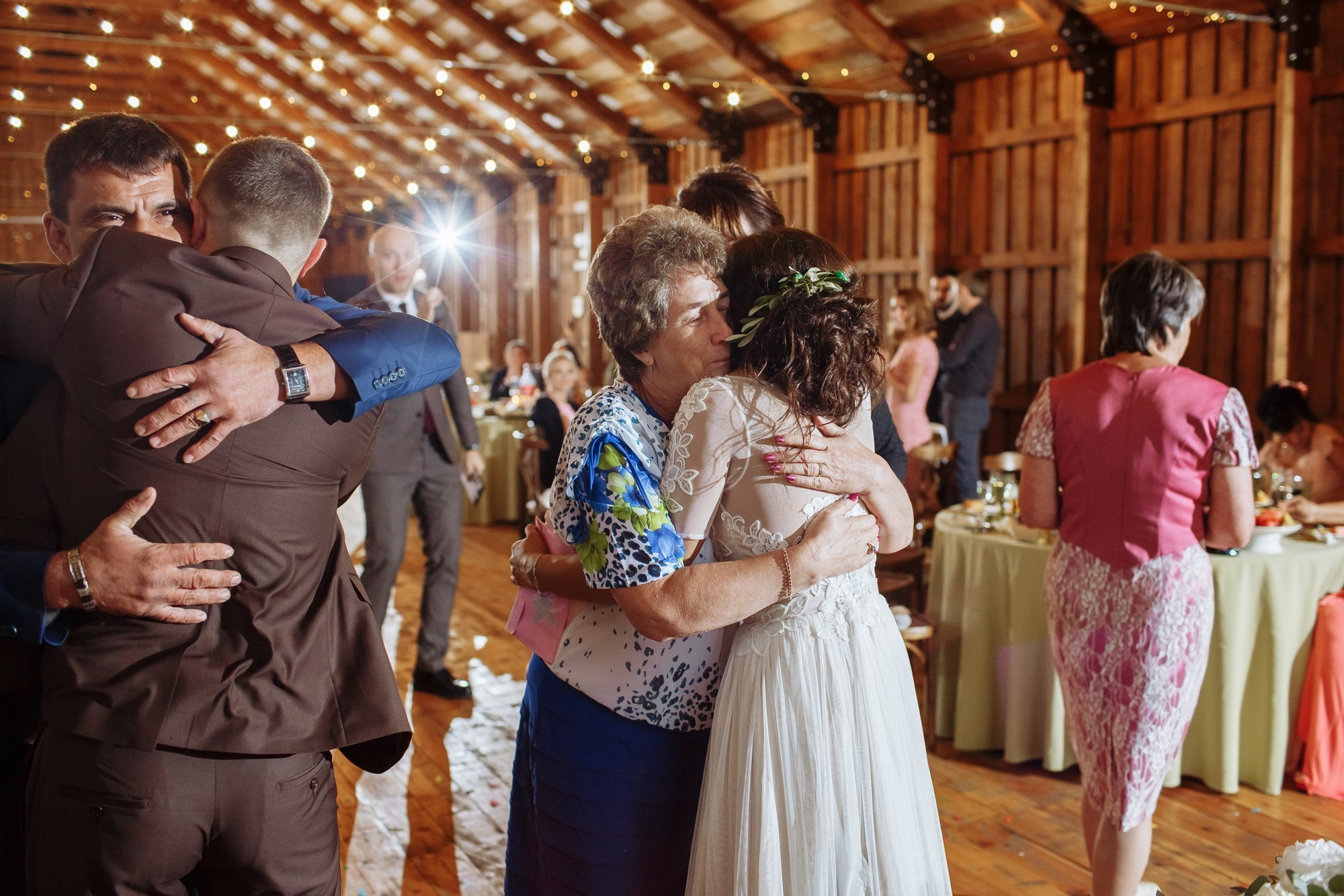 Выездная регистрация в Амбар № 1 в Петергофе. Свадебный фотограф в Санкт-Петербурге и Петергофе Андрей Заяц