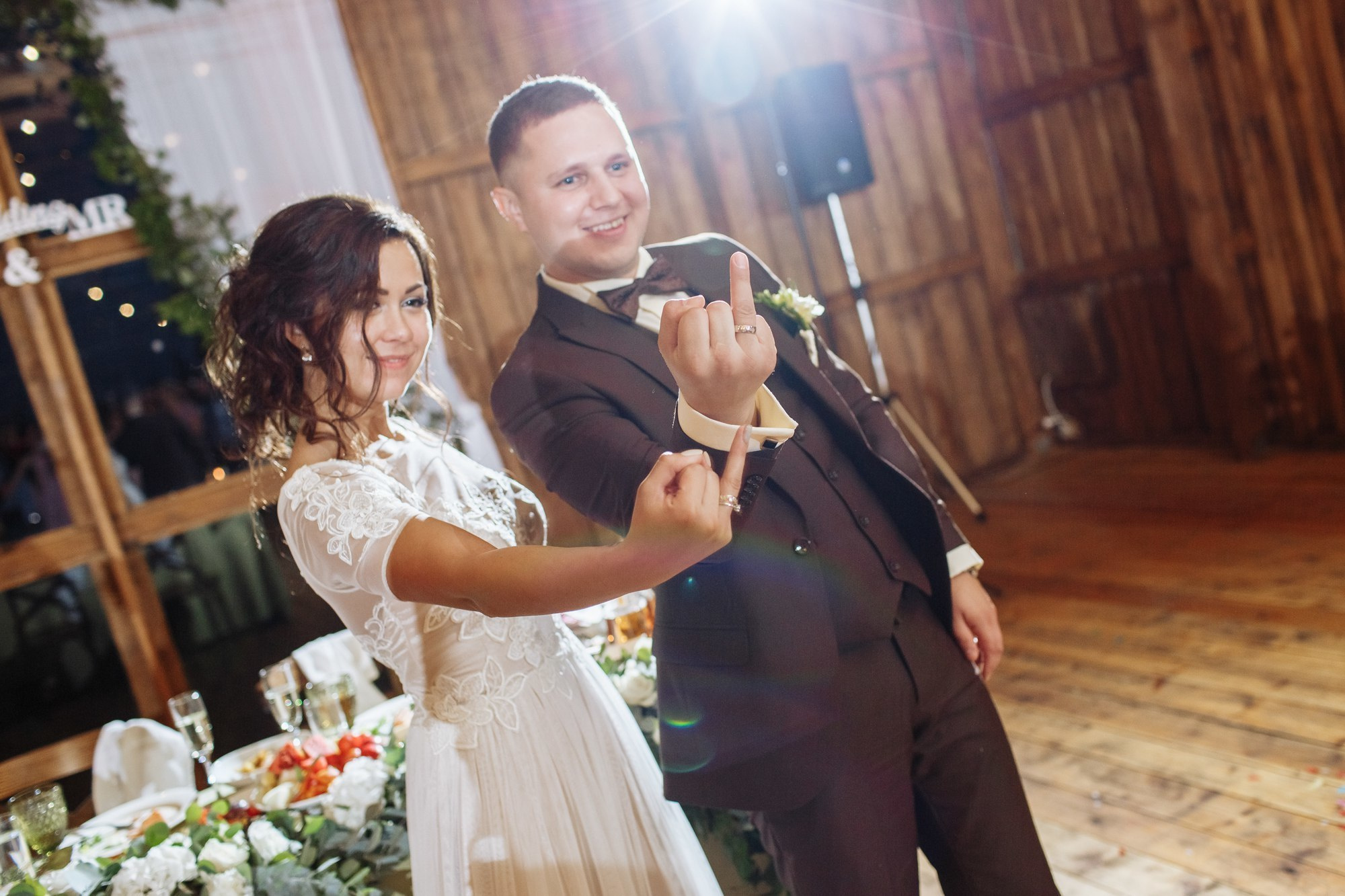 Выездная регистрация в Амбар № 1 в Петергофе. Свадебный фотограф в Санкт-Петербурге и Петергофе Андрей Заяц