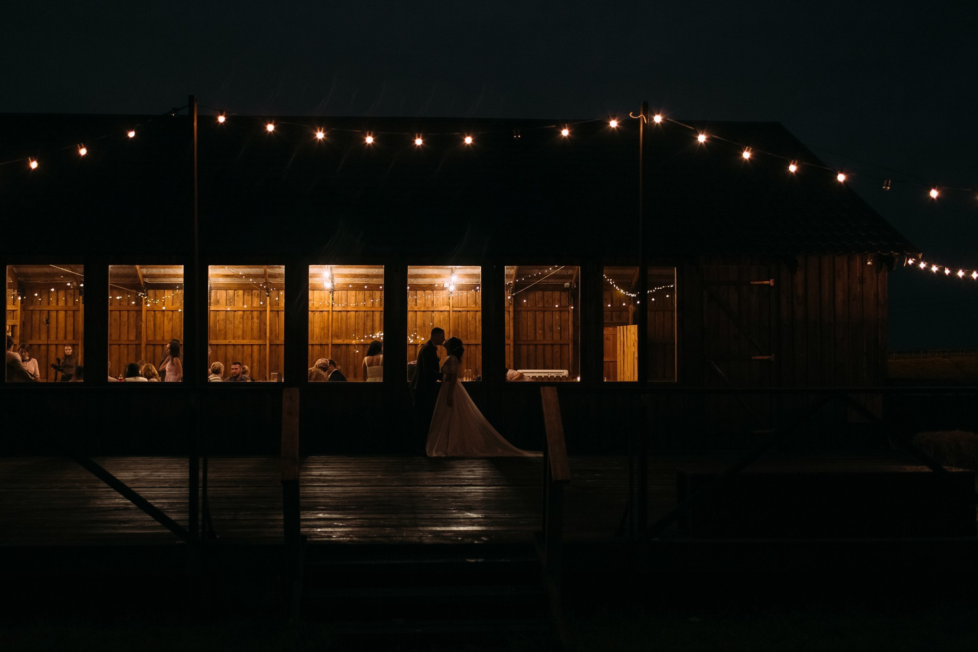 Выездная регистрация в Амбар № 1 в Петергофе. Свадебный фотограф в Санкт-Петербурге и Петергофе Андрей Заяц