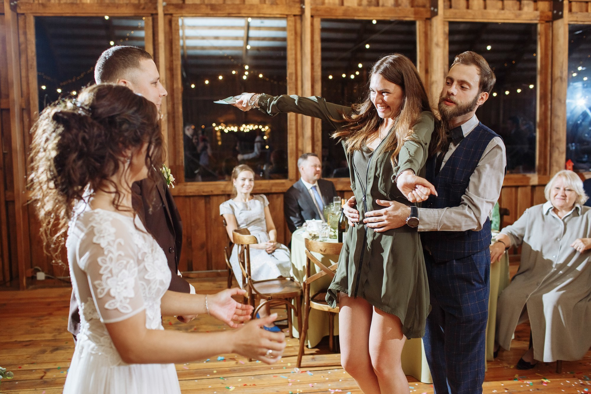 Выездная регистрация в Амбар № 1 в Петергофе. Свадебный фотограф в Санкт-Петербурге и Петергофе Андрей Заяц