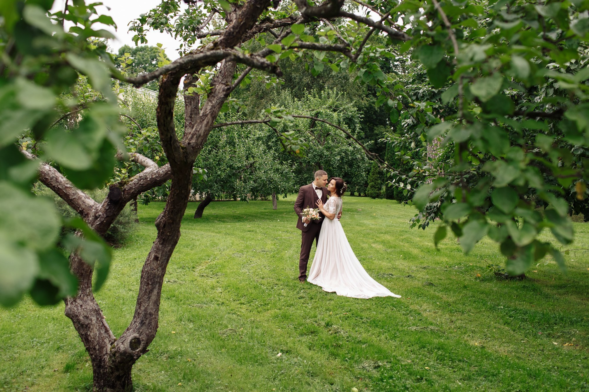 Выездная регистрация в Амбар № 1 в Петергофе. Свадебный фотограф в Санкт-Петербурге и Петергофе Андрей Заяц