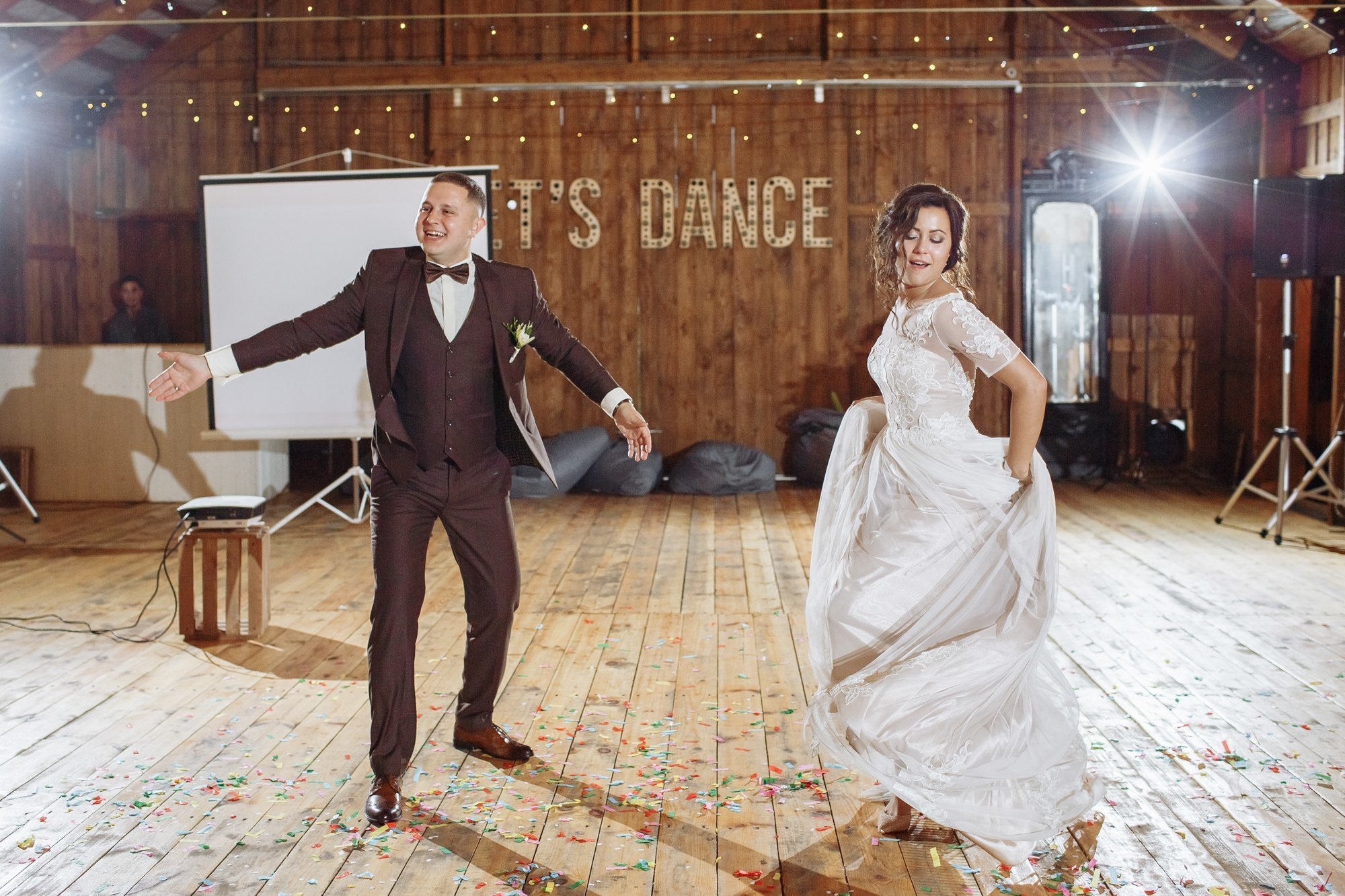 Выездная регистрация в Амбар № 1 в Петергофе. Свадебный фотограф в Санкт-Петербурге и Петергофе Андрей Заяц